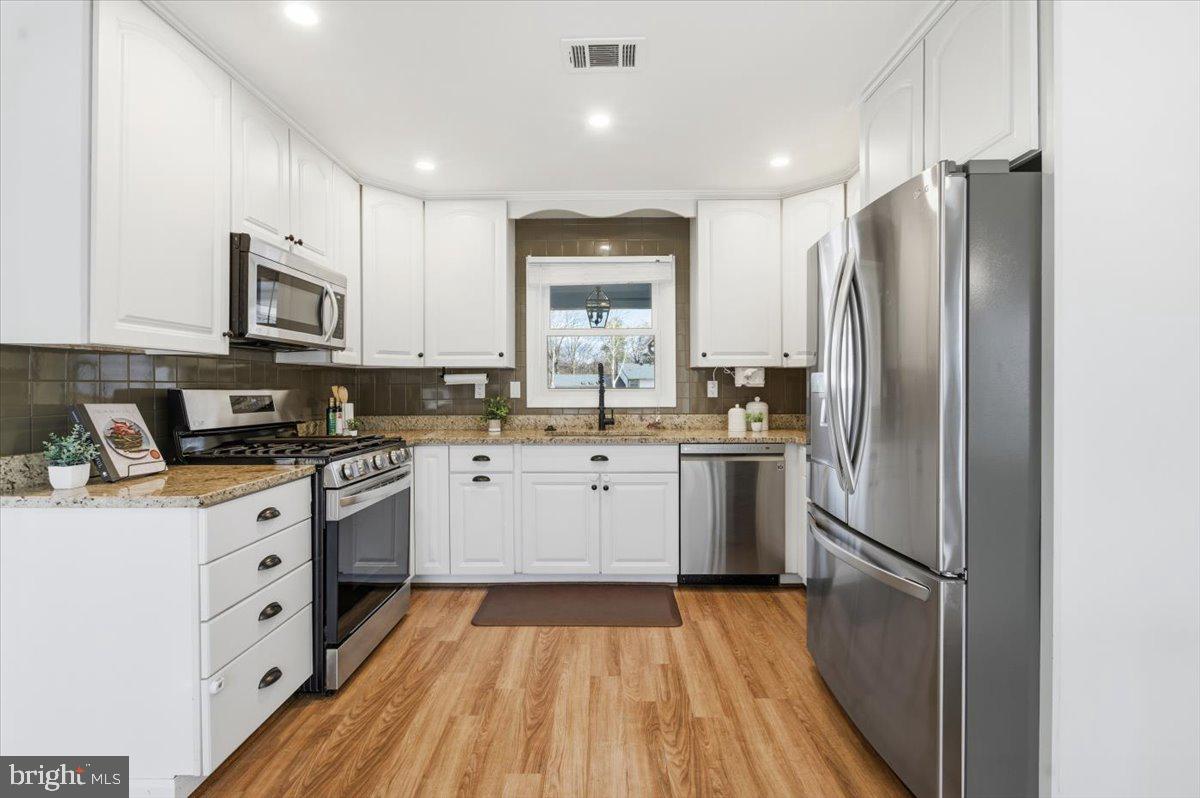 6906 SPROUSE CT, SPRINGFIELD, Virginia 22153, 4 Bedrooms Bedrooms, ,2 BathroomsBathrooms,Residential,For sale,6906 SPROUSE CT,VAFX2275892 MLS # VAFX2275892