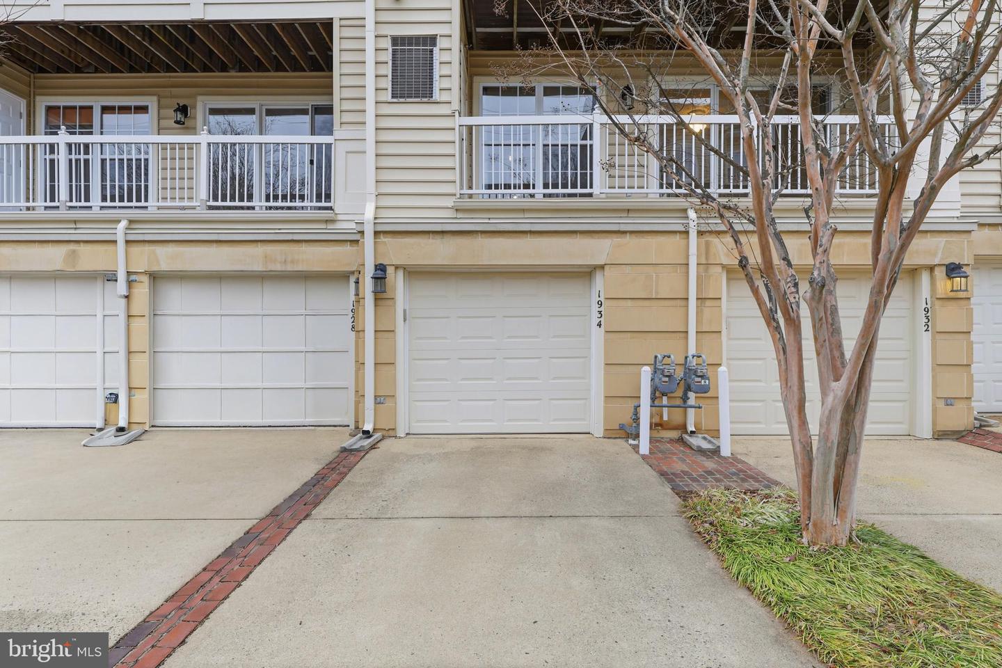 1934 CRESCENT PARK DR #28-A, RESTON, Virginia 20190, 2 Bedrooms Bedrooms, ,2 BathroomsBathrooms,Residential,For sale,1934 CRESCENT PARK DR #28-A,VAFX2276332 MLS # VAFX2276332
