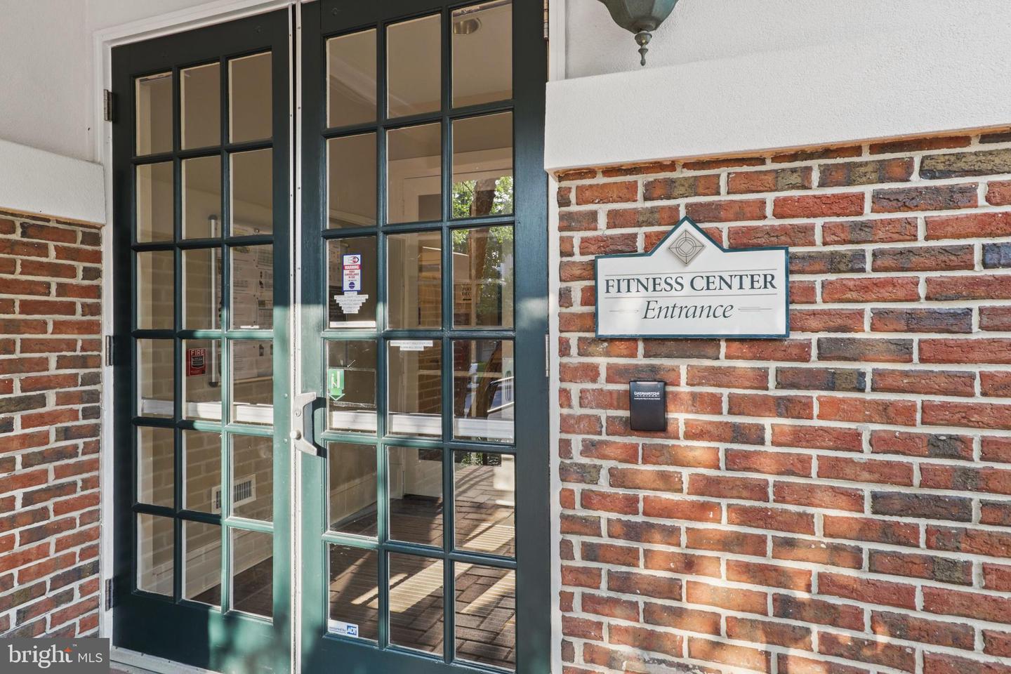 1934 CRESCENT PARK DR #28-A, RESTON, Virginia 20190, 2 Bedrooms Bedrooms, ,2 BathroomsBathrooms,Residential,For sale,1934 CRESCENT PARK DR #28-A,VAFX2276332 MLS # VAFX2276332