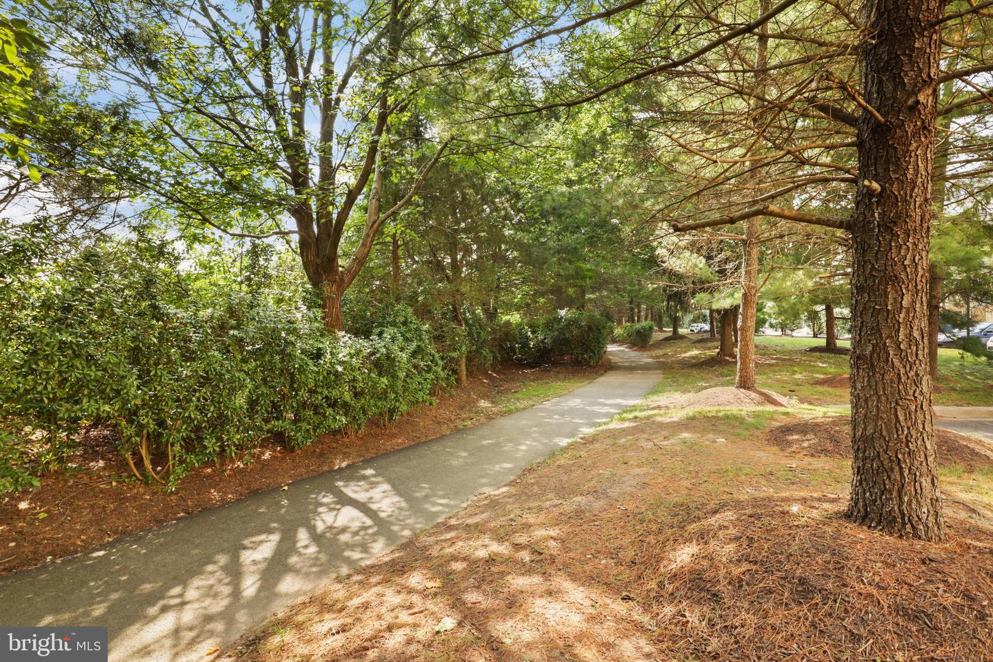 1934 CRESCENT PARK DR #28-A, RESTON, Virginia 20190, 2 Bedrooms Bedrooms, ,2 BathroomsBathrooms,Residential,For sale,1934 CRESCENT PARK DR #28-A,VAFX2276332 MLS # VAFX2276332