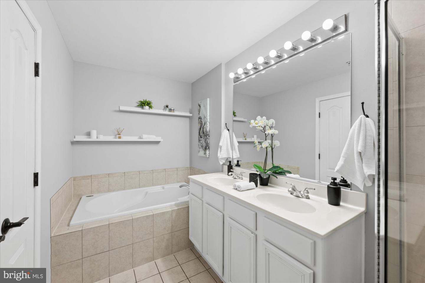 291 CAMERON STATION BLVD #102, ALEXANDRIA, Virginia 22304, 3 Bedrooms Bedrooms, ,2 BathroomsBathrooms,Residential,For sale,291 CAMERON STATION BLVD #102,VAAX2050558 MLS # VAAX2050558