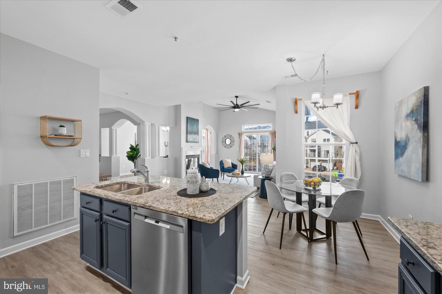 291 CAMERON STATION BLVD #102, ALEXANDRIA, Virginia 22304, 3 Bedrooms Bedrooms, ,2 BathroomsBathrooms,Residential,For sale,291 CAMERON STATION BLVD #102,VAAX2050558 MLS # VAAX2050558