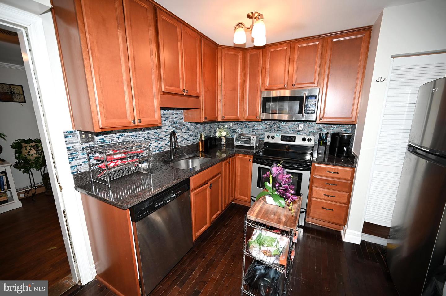 10833 WARWICK AVE, FAIRFAX, Virginia 22030, 3 Bedrooms Bedrooms, 12 Rooms Rooms,1 BathroomBathrooms,Residential,For sale,10833 WARWICK AVE,VAFC2007258 MLS # VAFC2007258