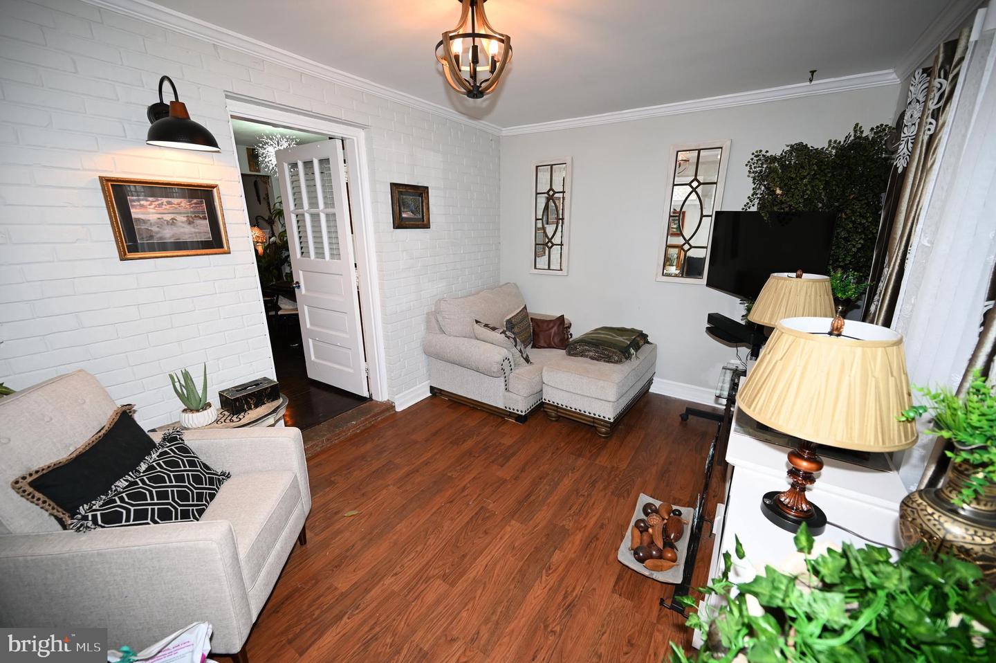 10833 WARWICK AVE, FAIRFAX, Virginia 22030, 3 Bedrooms Bedrooms, 12 Rooms Rooms,1 BathroomBathrooms,Residential,For sale,10833 WARWICK AVE,VAFC2007258 MLS # VAFC2007258