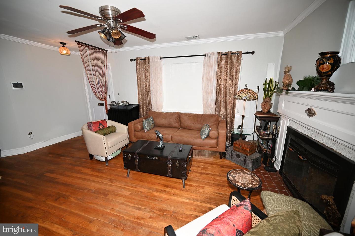 10833 WARWICK AVE, FAIRFAX, Virginia 22030, 3 Bedrooms Bedrooms, 12 Rooms Rooms,1 BathroomBathrooms,Residential,For sale,10833 WARWICK AVE,VAFC2007258 MLS # VAFC2007258