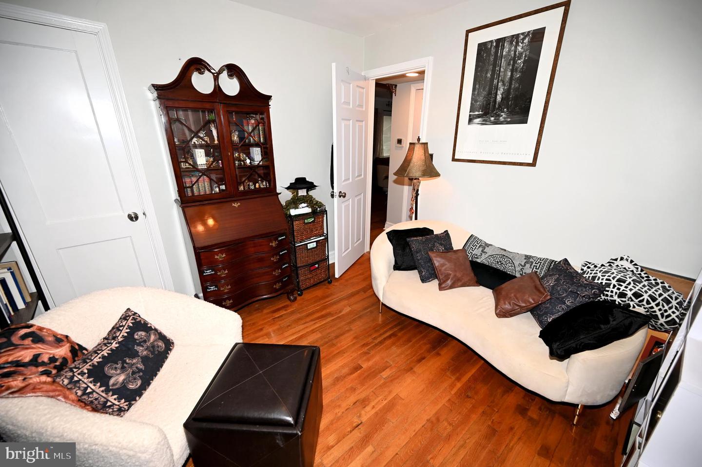 10833 WARWICK AVE, FAIRFAX, Virginia 22030, 3 Bedrooms Bedrooms, 12 Rooms Rooms,1 BathroomBathrooms,Residential,For sale,10833 WARWICK AVE,VAFC2007258 MLS # VAFC2007258