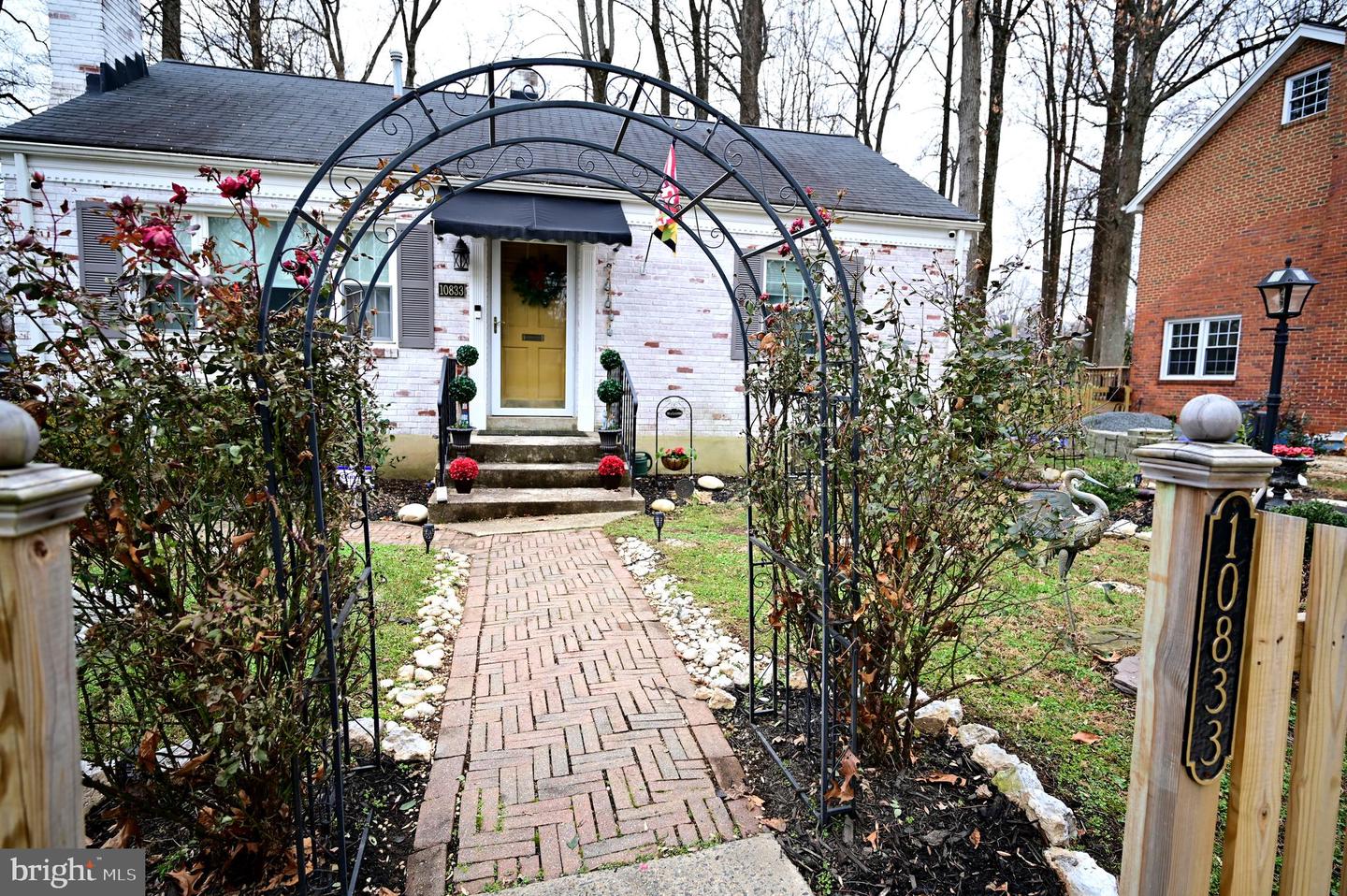 10833 WARWICK AVE, FAIRFAX, Virginia 22030, 3 Bedrooms Bedrooms, 12 Rooms Rooms,1 BathroomBathrooms,Residential,For sale,10833 WARWICK AVE,VAFC2007258 MLS # VAFC2007258