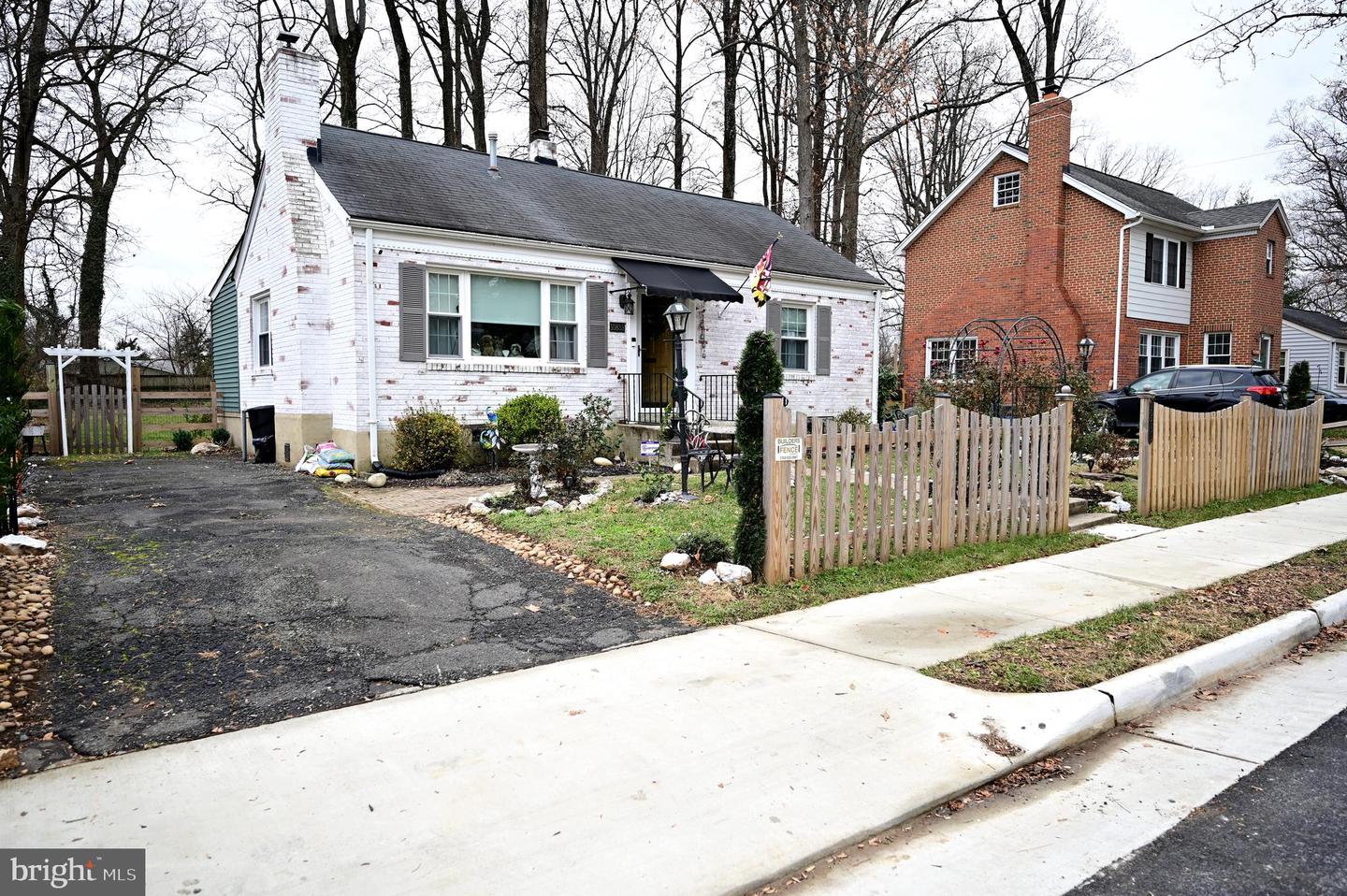 10833 WARWICK AVE, FAIRFAX, Virginia 22030, 3 Bedrooms Bedrooms, 12 Rooms Rooms,1 BathroomBathrooms,Residential,For sale,10833 WARWICK AVE,VAFC2007258 MLS # VAFC2007258