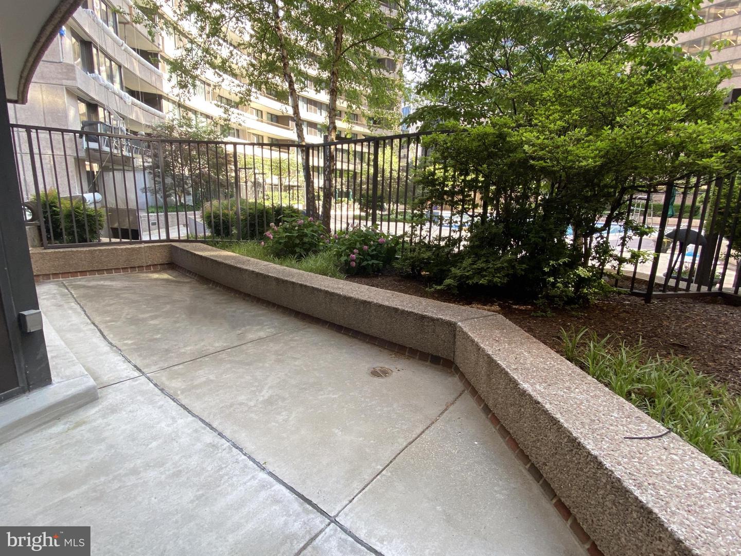 1200 CRYSTAL DR #214, ARLINGTON, Virginia 22202, 2 Bedrooms Bedrooms, ,1 BathroomBathrooms,Residential,For sale,1200 CRYSTAL DR #214,VAAR2066062 MLS # VAAR2066062