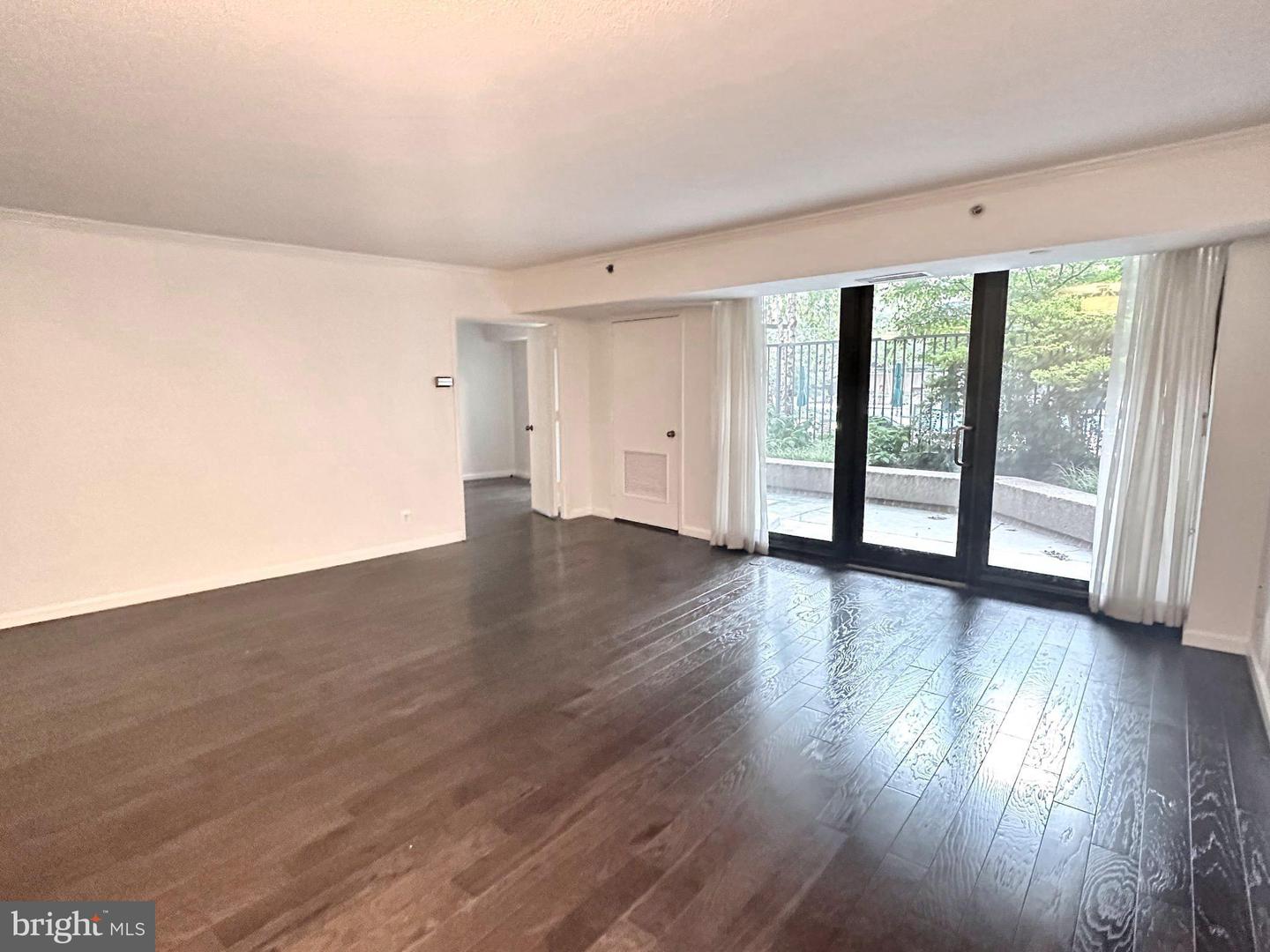 1200 CRYSTAL DR #214, ARLINGTON, Virginia 22202, 2 Bedrooms Bedrooms, ,1 BathroomBathrooms,Residential,For sale,1200 CRYSTAL DR #214,VAAR2066062 MLS # VAAR2066062