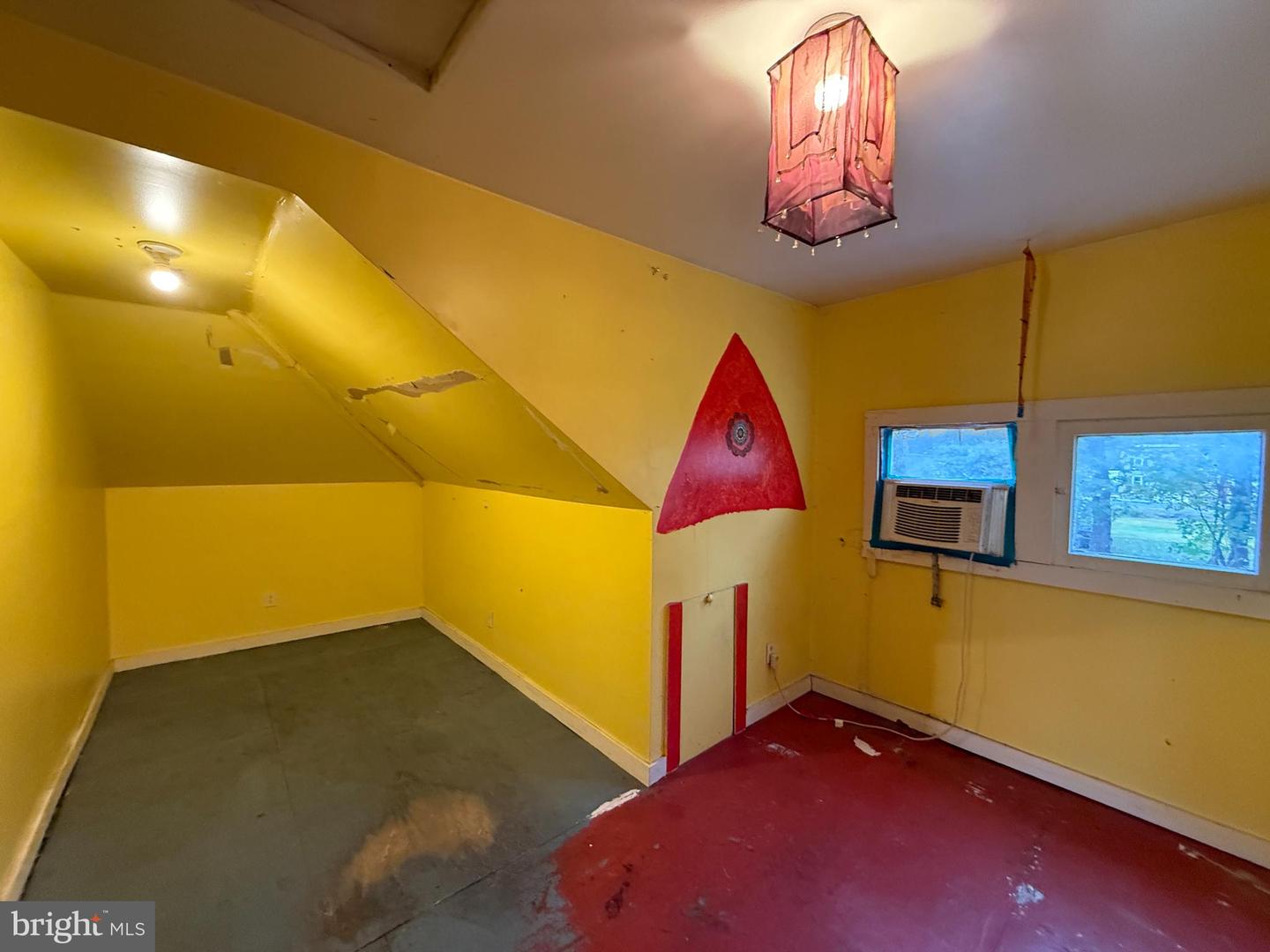 110 N MAIN ST, EDINBURG, Virginia 22824, 3 Bedrooms Bedrooms, ,2 BathroomsBathrooms,Residential,For sale,110 N MAIN ST,VASH2012910 MLS # VASH2012910