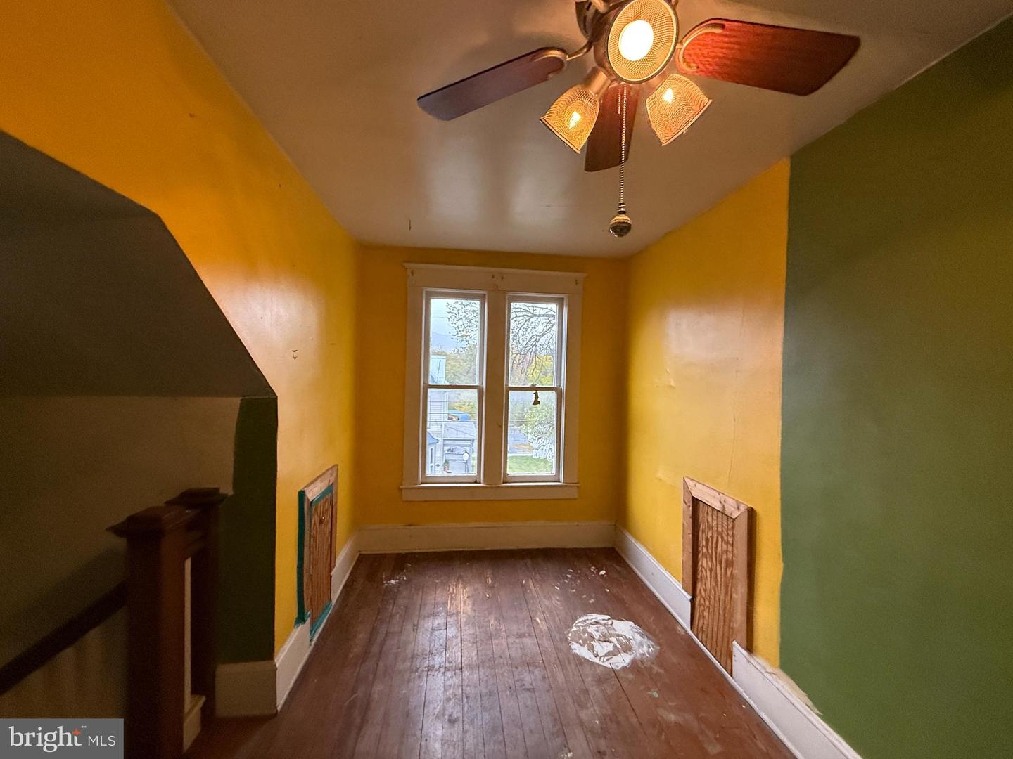 110 N MAIN ST, EDINBURG, Virginia 22824, 3 Bedrooms Bedrooms, ,2 BathroomsBathrooms,Residential,For sale,110 N MAIN ST,VASH2012910 MLS # VASH2012910