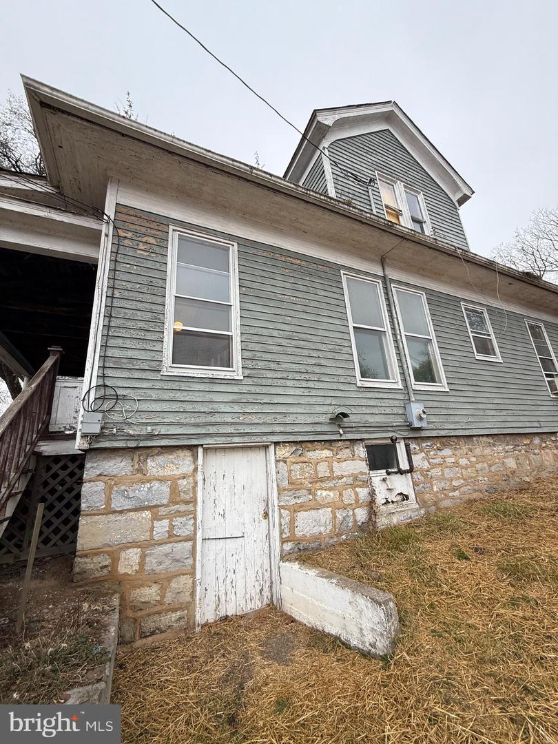 110 N MAIN ST, EDINBURG, Virginia 22824, 3 Bedrooms Bedrooms, ,2 BathroomsBathrooms,Residential,For sale,110 N MAIN ST,VASH2012910 MLS # VASH2012910