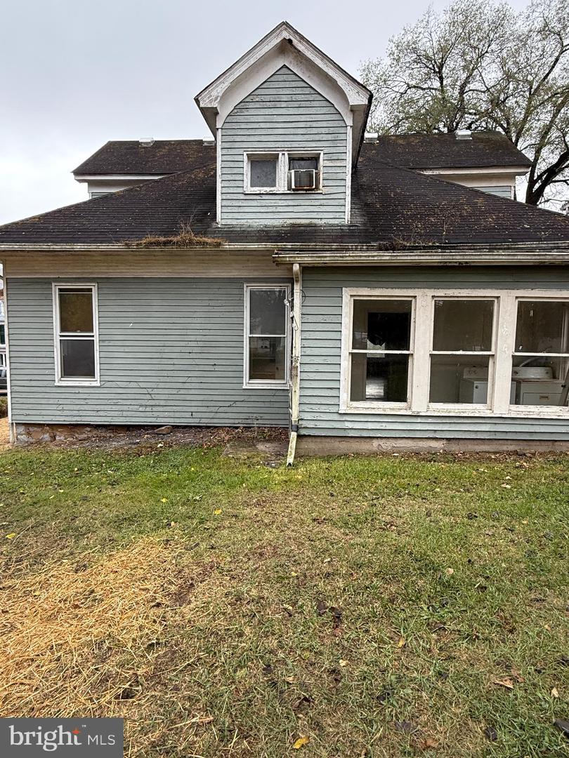 110 N MAIN ST, EDINBURG, Virginia 22824, 3 Bedrooms Bedrooms, ,2 BathroomsBathrooms,Residential,For sale,110 N MAIN ST,VASH2012910 MLS # VASH2012910