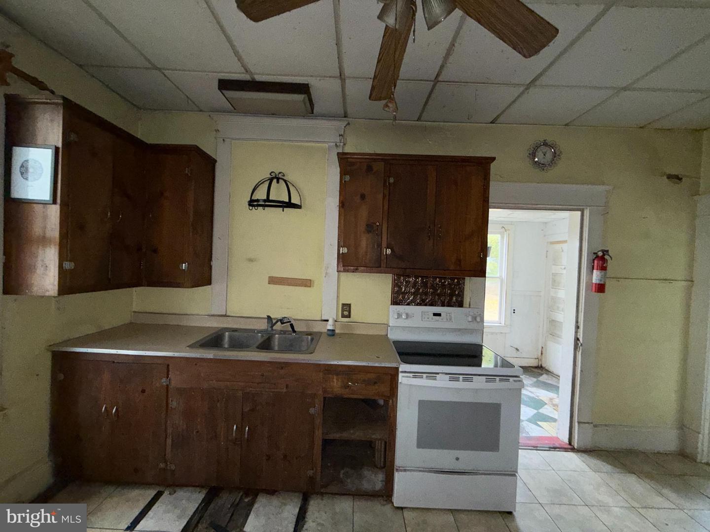 110 N MAIN ST, EDINBURG, Virginia 22824, 3 Bedrooms Bedrooms, ,2 BathroomsBathrooms,Residential,For sale,110 N MAIN ST,VASH2012910 MLS # VASH2012910