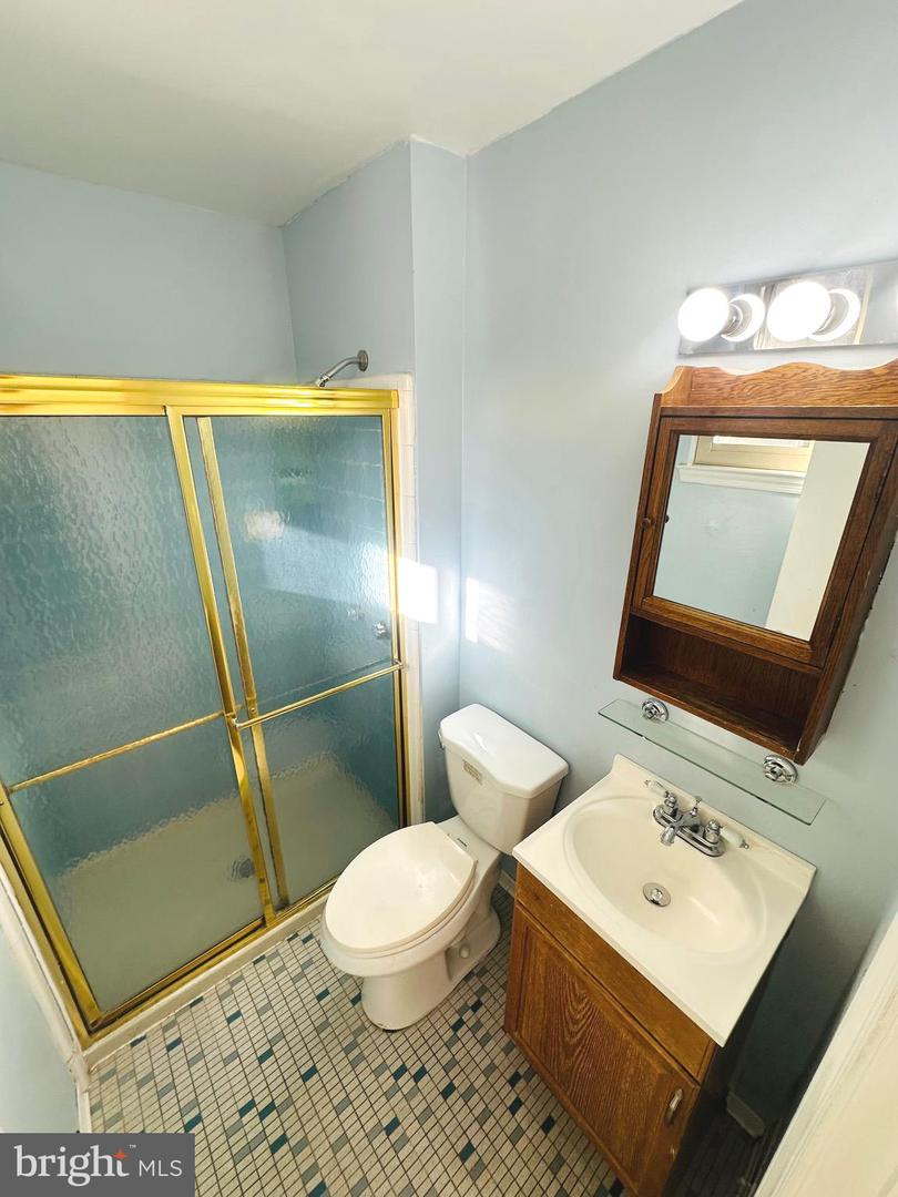 8601 KENILWORTH DR, SPRINGFIELD, Virginia 22151, 3 Bedrooms Bedrooms, 14 Rooms Rooms,2 BathroomsBathrooms,Residential,For sale,8601 KENILWORTH DR,VAFX2280670 MLS # VAFX2280670