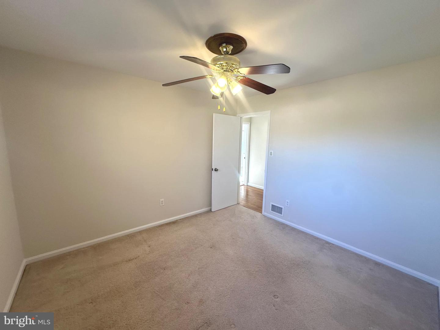 8601 KENILWORTH DR, SPRINGFIELD, Virginia 22151, 3 Bedrooms Bedrooms, 14 Rooms Rooms,2 BathroomsBathrooms,Residential,For sale,8601 KENILWORTH DR,VAFX2280670 MLS # VAFX2280670