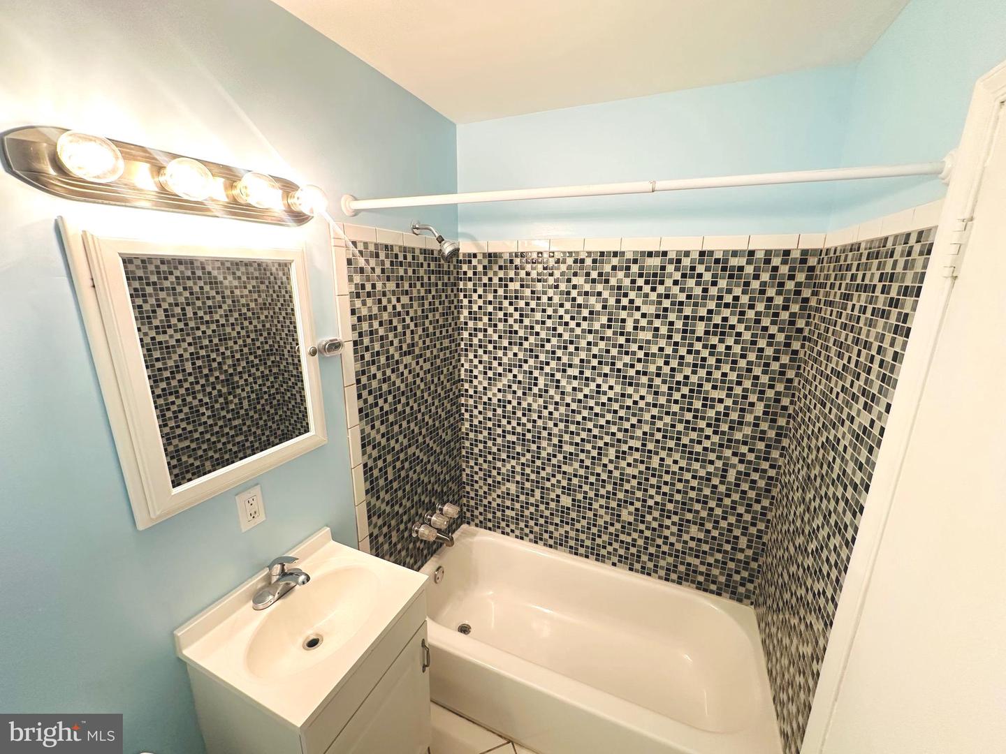 8601 KENILWORTH DR, SPRINGFIELD, Virginia 22151, 3 Bedrooms Bedrooms, 14 Rooms Rooms,2 BathroomsBathrooms,Residential,For sale,8601 KENILWORTH DR,VAFX2280670 MLS # VAFX2280670