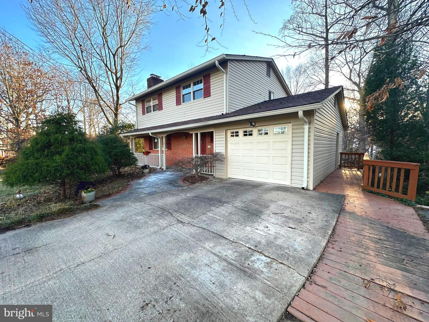 8601 KENILWORTH DR, SPRINGFIELD, Virginia 22151, 3 Bedrooms Bedrooms, 14 Rooms Rooms,2 BathroomsBathrooms,Residential,For sale,8601 KENILWORTH DR,VAFX2280670 MLS # VAFX2280670