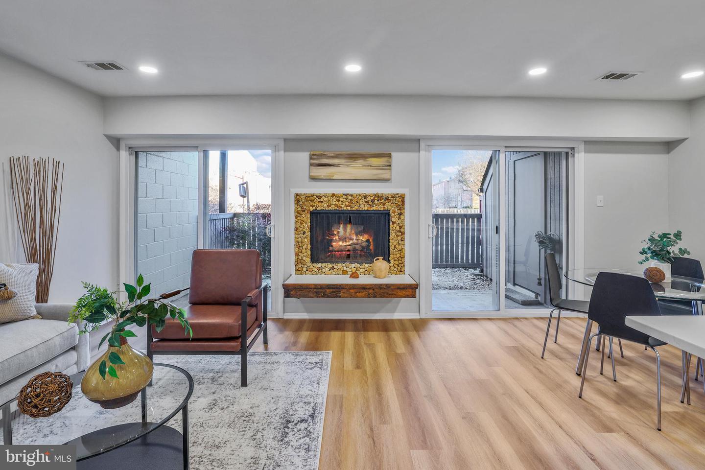 3966 WOODHUE PL, ALEXANDRIA, Virginia 22309, 2 Bedrooms Bedrooms, 5 Rooms Rooms,1 BathroomBathrooms,Residential,For sale,3966 WOODHUE PL,VAFX2280916 MLS # VAFX2280916 3966 WOODHUE PL, ALEXANDRIA, Virginia 22309, 2 Bedrooms Bedrooms, 5 Rooms Rooms,1 BathroomBathrooms,Residential,For sale,3966 WOODHUE PL,VAFX2280916 MLS # VAFX2280916