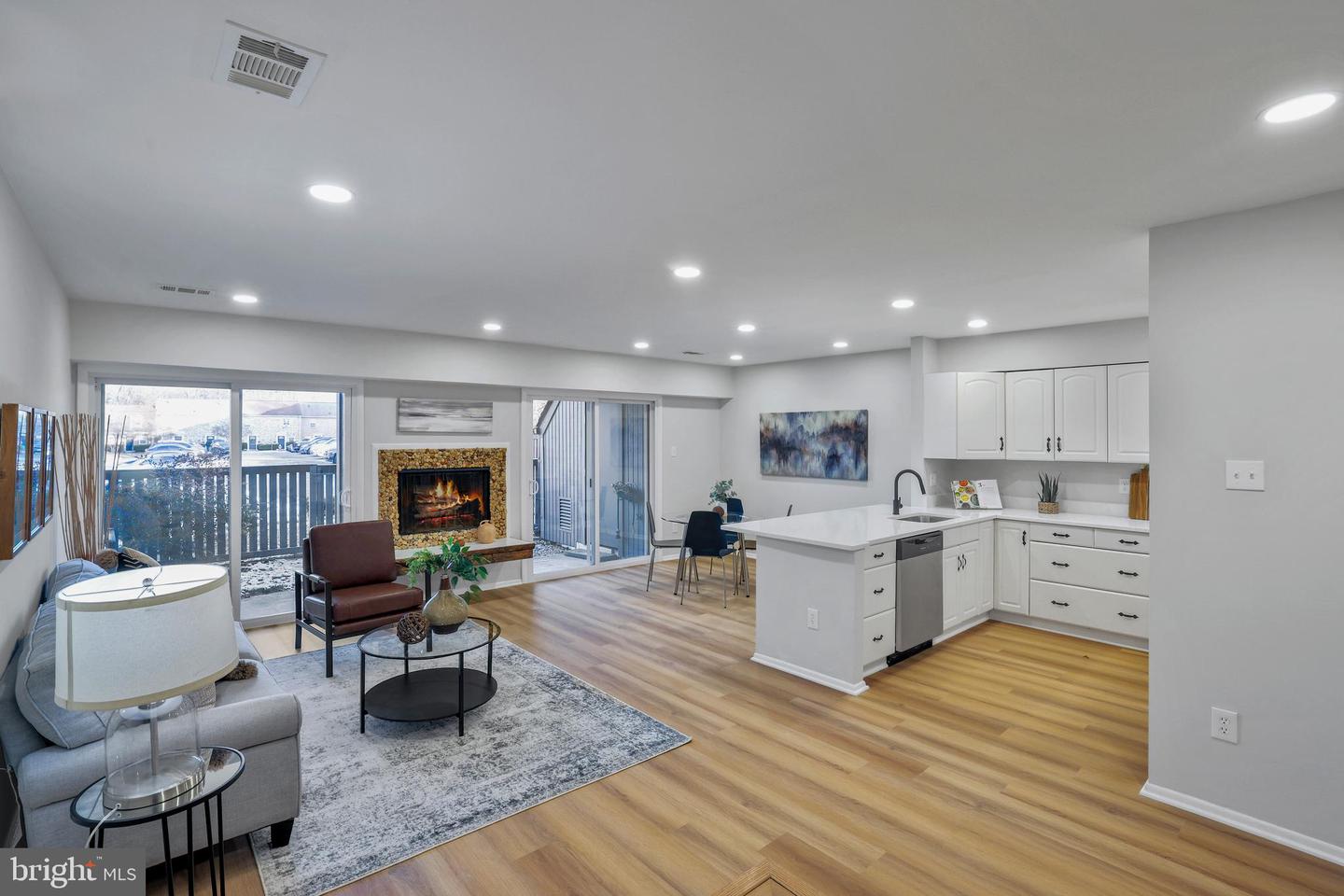 3966 WOODHUE PL, ALEXANDRIA, Virginia 22309, 2 Bedrooms Bedrooms, 5 Rooms Rooms,1 BathroomBathrooms,Residential,For sale,3966 WOODHUE PL,VAFX2280916 MLS # VAFX2280916 3966 WOODHUE PL, ALEXANDRIA, Virginia 22309, 2 Bedrooms Bedrooms, 5 Rooms Rooms,1 BathroomBathrooms,Residential,For sale,3966 WOODHUE PL,VAFX2280916 MLS # VAFX2280916