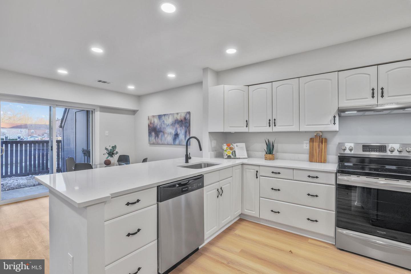 3966 WOODHUE PL, ALEXANDRIA, Virginia 22309, 2 Bedrooms Bedrooms, 5 Rooms Rooms,1 BathroomBathrooms,Residential,For sale,3966 WOODHUE PL,VAFX2280916 MLS # VAFX2280916 3966 WOODHUE PL, ALEXANDRIA, Virginia 22309, 2 Bedrooms Bedrooms, 5 Rooms Rooms,1 BathroomBathrooms,Residential,For sale,3966 WOODHUE PL,VAFX2280916 MLS # VAFX2280916