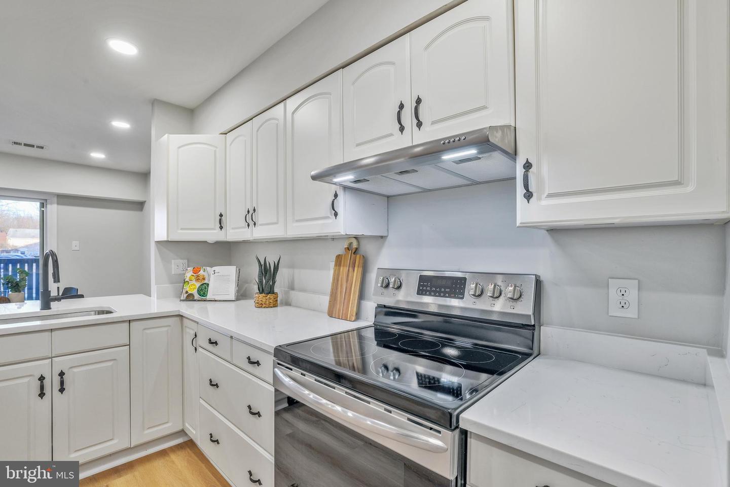 3966 WOODHUE PL, ALEXANDRIA, Virginia 22309, 2 Bedrooms Bedrooms, 5 Rooms Rooms,1 BathroomBathrooms,Residential,For sale,3966 WOODHUE PL,VAFX2280916 MLS # VAFX2280916 3966 WOODHUE PL, ALEXANDRIA, Virginia 22309, 2 Bedrooms Bedrooms, 5 Rooms Rooms,1 BathroomBathrooms,Residential,For sale,3966 WOODHUE PL,VAFX2280916 MLS # VAFX2280916