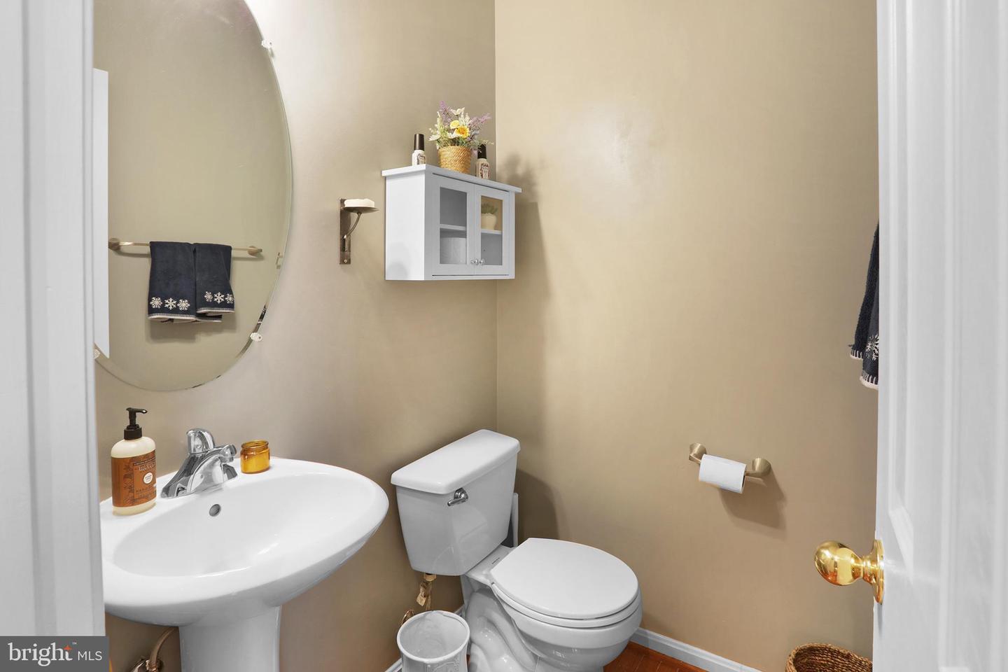 17239 GREENWOOD DR, ROUND HILL, Virginia 20141, 4 Bedrooms Bedrooms, ,2 BathroomsBathrooms,Residential,For sale,17239 GREENWOOD DR,VALO2111886 MLS # VALO2111886