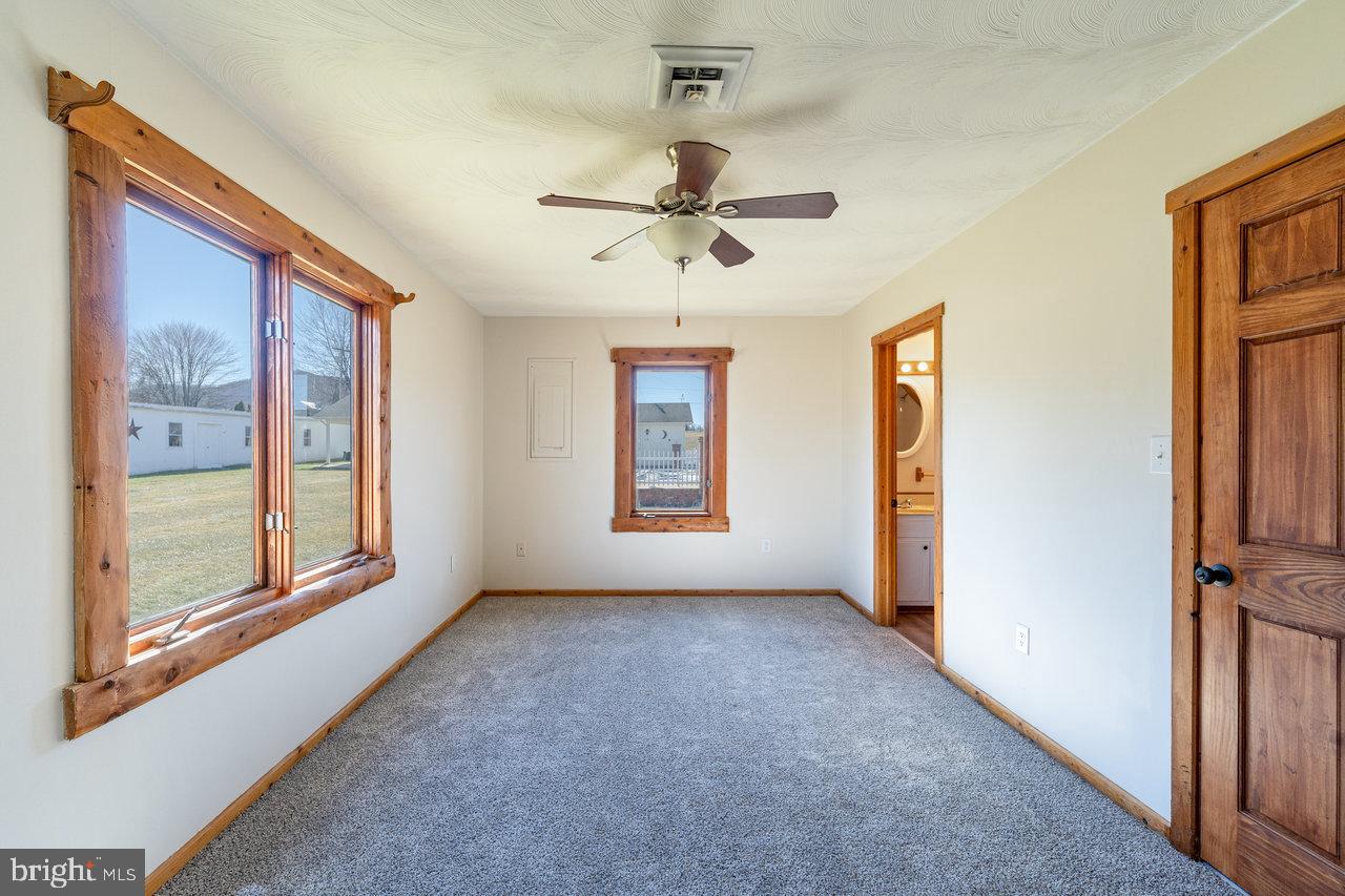 321 HONEYVILLE RD, STANLEY, Virginia 22851, 3 Bedrooms Bedrooms, ,2 BathroomsBathrooms,Residential,For sale,321 HONEYVILLE RD,VAPA2005696 MLS # VAPA2005696