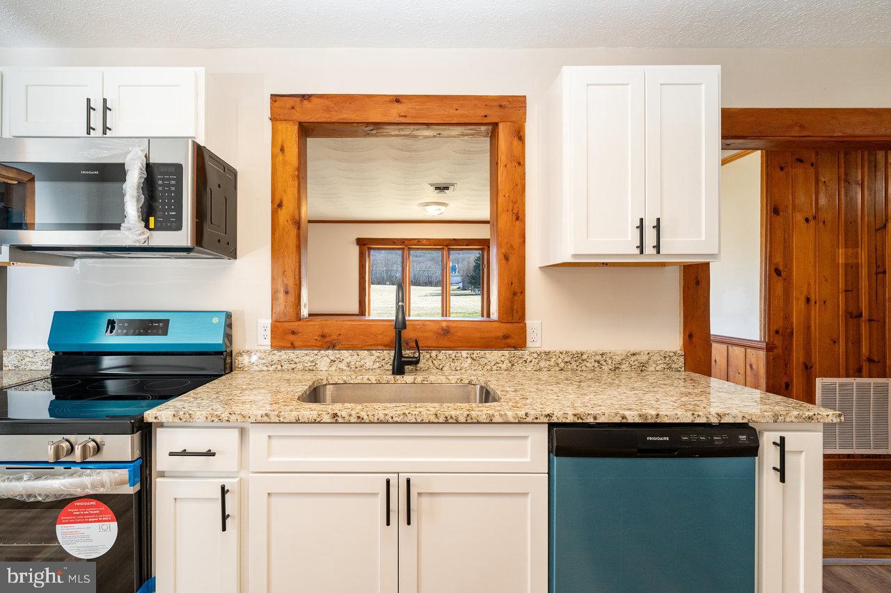 321 HONEYVILLE RD, STANLEY, Virginia 22851, 3 Bedrooms Bedrooms, ,2 BathroomsBathrooms,Residential,For sale,321 HONEYVILLE RD,VAPA2005696 MLS # VAPA2005696