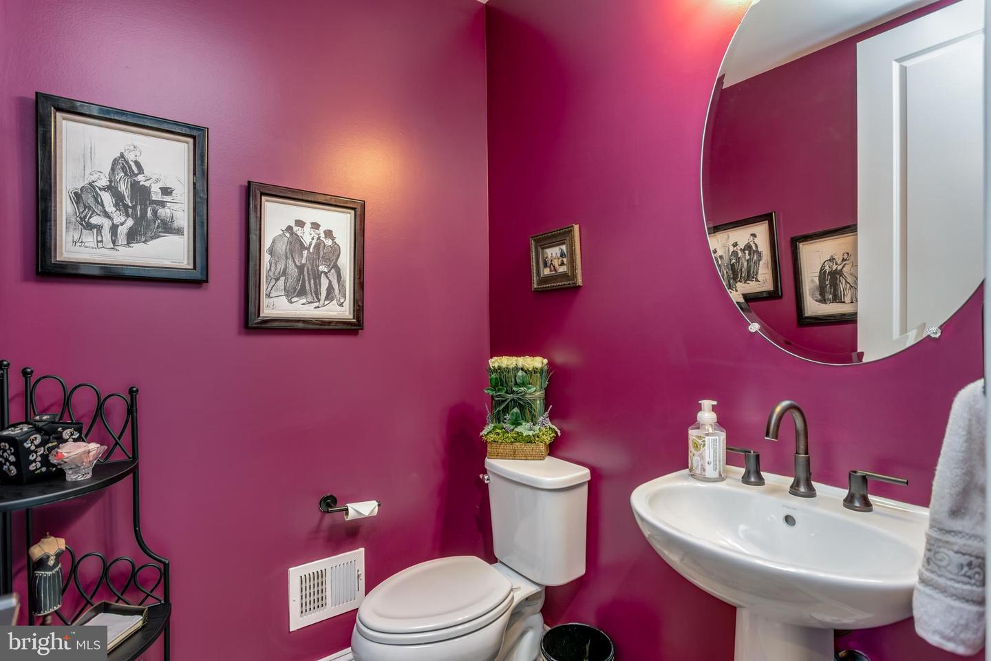 114 TURNSTONE LN, LAKE FREDERICK, Virginia 22630, 3 Bedrooms Bedrooms, ,3 BathroomsBathrooms,Residential,For sale,114 TURNSTONE LN,VAFV2038318 MLS # VAFV2038318