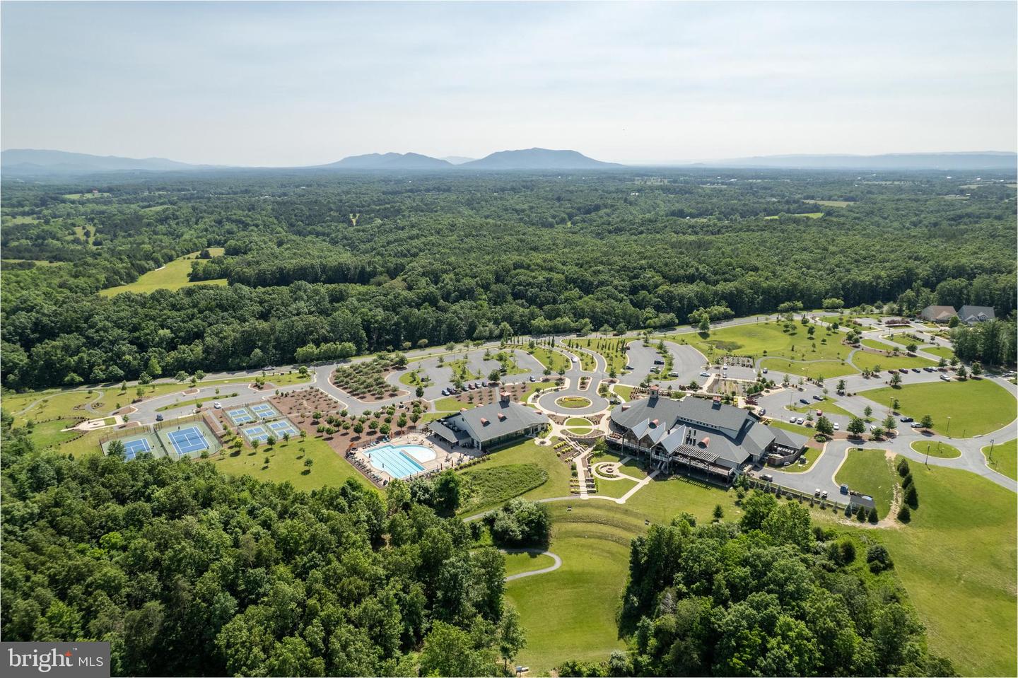 114 TURNSTONE LN, LAKE FREDERICK, Virginia 22630, 3 Bedrooms Bedrooms, ,3 BathroomsBathrooms,Residential,For sale,114 TURNSTONE LN,VAFV2038318 MLS # VAFV2038318