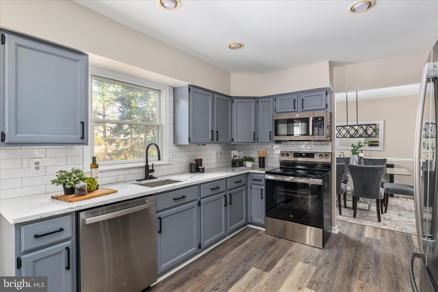 13170 AUTUMN HILL LN, HERNDON, Virginia 20171, 4 Bedrooms Bedrooms, 16 Rooms Rooms,3 BathroomsBathrooms,Residential,For sale,13170 AUTUMN HILL LN,VAFX2281426 MLS # VAFX2281426 13170 AUTUMN HILL LN, HERNDON, Virginia 20171, 4 Bedrooms Bedrooms, 16 Rooms Rooms,3 BathroomsBathrooms,Residential,For sale,13170 AUTUMN HILL LN,VAFX2281426 MLS # VAFX2281426