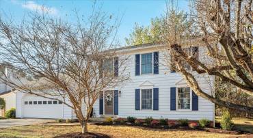 13170 AUTUMN HILL LN, HERNDON, Virginia 20171, 4 Bedrooms Bedrooms, 16 Rooms Rooms,3 BathroomsBathrooms,Residential,For sale,13170 AUTUMN HILL LN,VAFX2281426 MLS # VAFX2281426