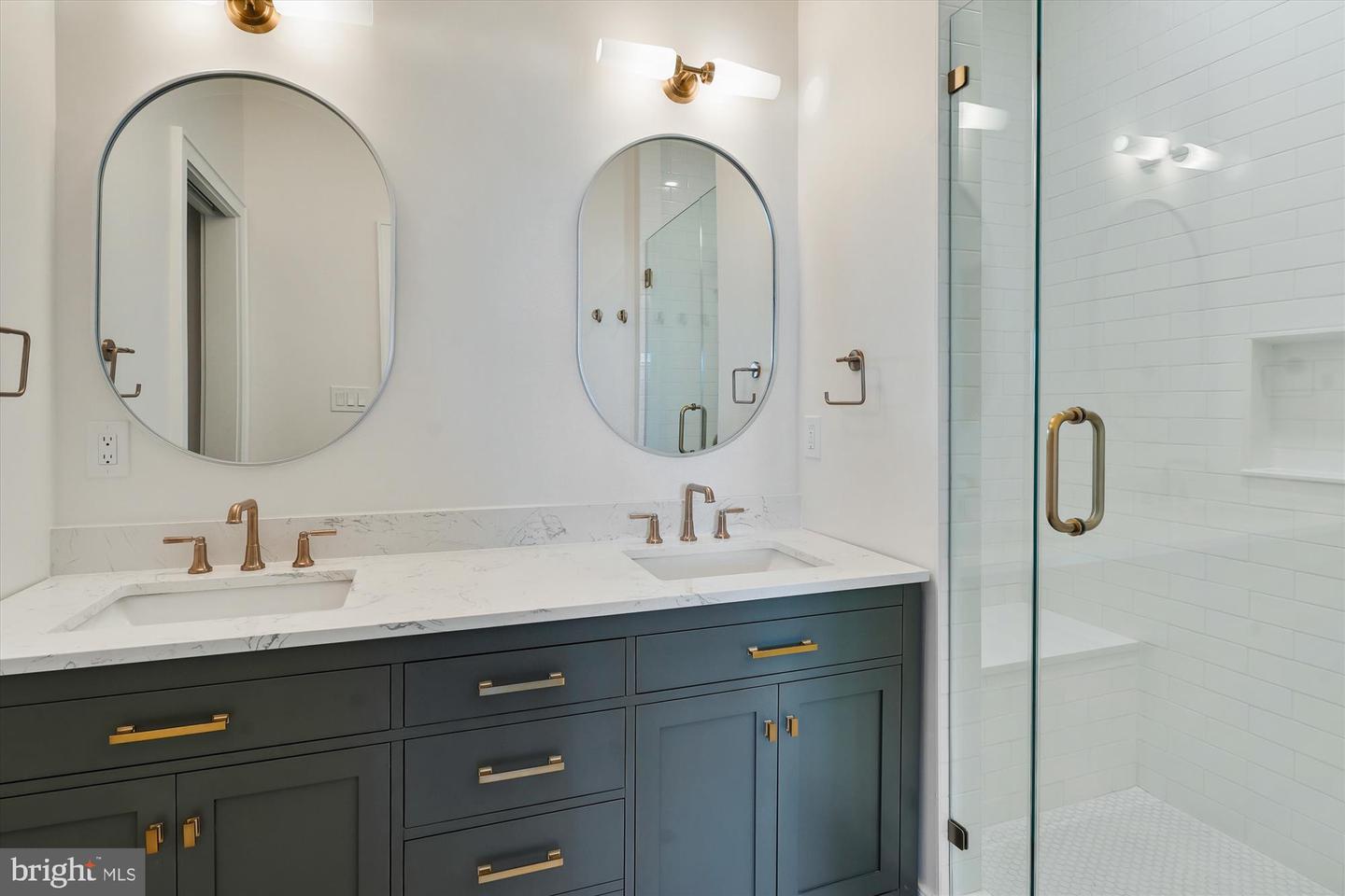 5041 25TH ST S, ARLINGTON, Virginia 22206, 4 Bedrooms Bedrooms, 7 Rooms Rooms,3 BathroomsBathrooms,Residential,For sale,5041 25TH ST S,VAAR2066502 MLS # VAAR2066502