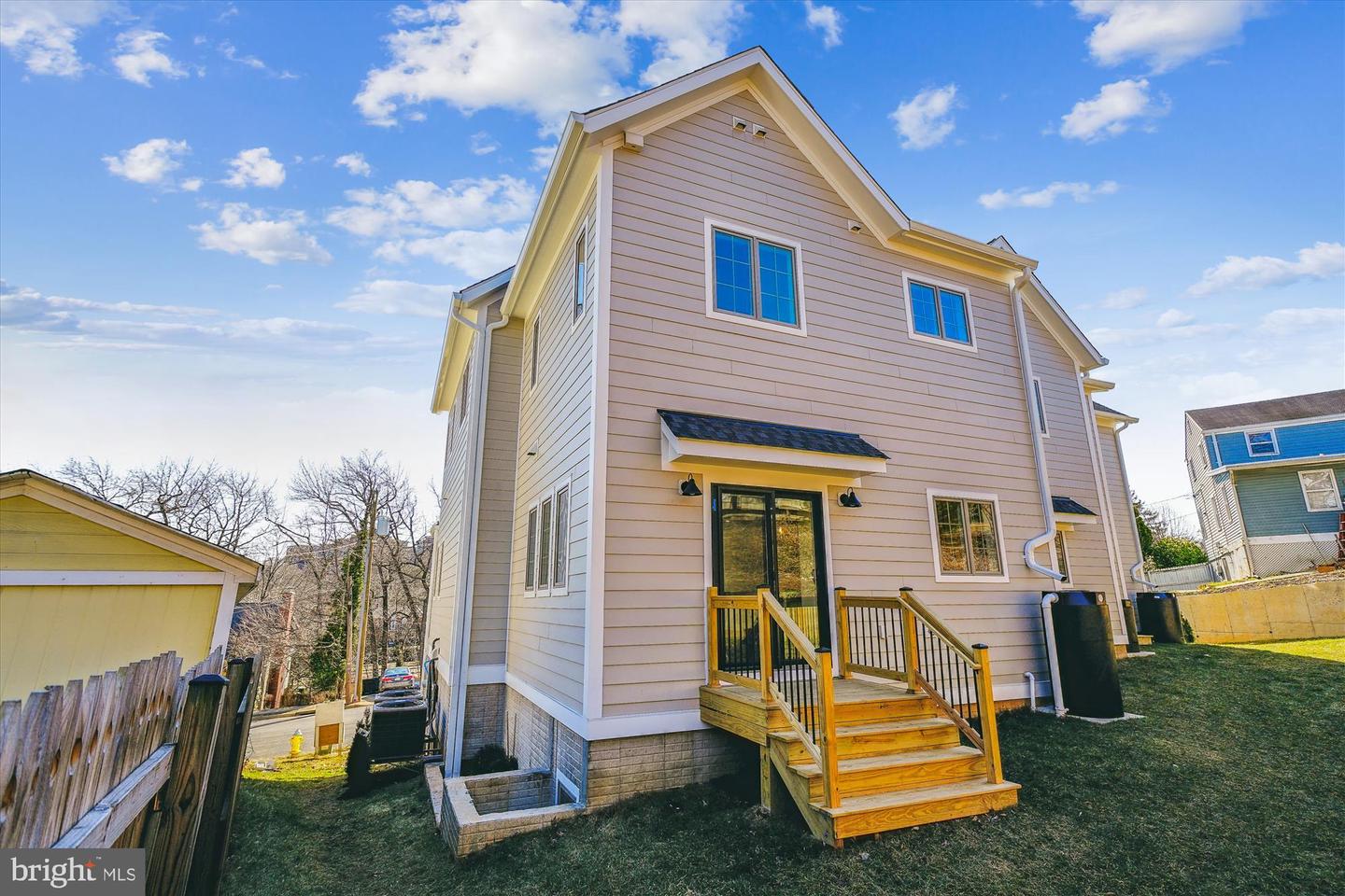 5041 25TH ST S, ARLINGTON, Virginia 22206, 4 Bedrooms Bedrooms, 7 Rooms Rooms,3 BathroomsBathrooms,Residential,For sale,5041 25TH ST S,VAAR2066502 MLS # VAAR2066502