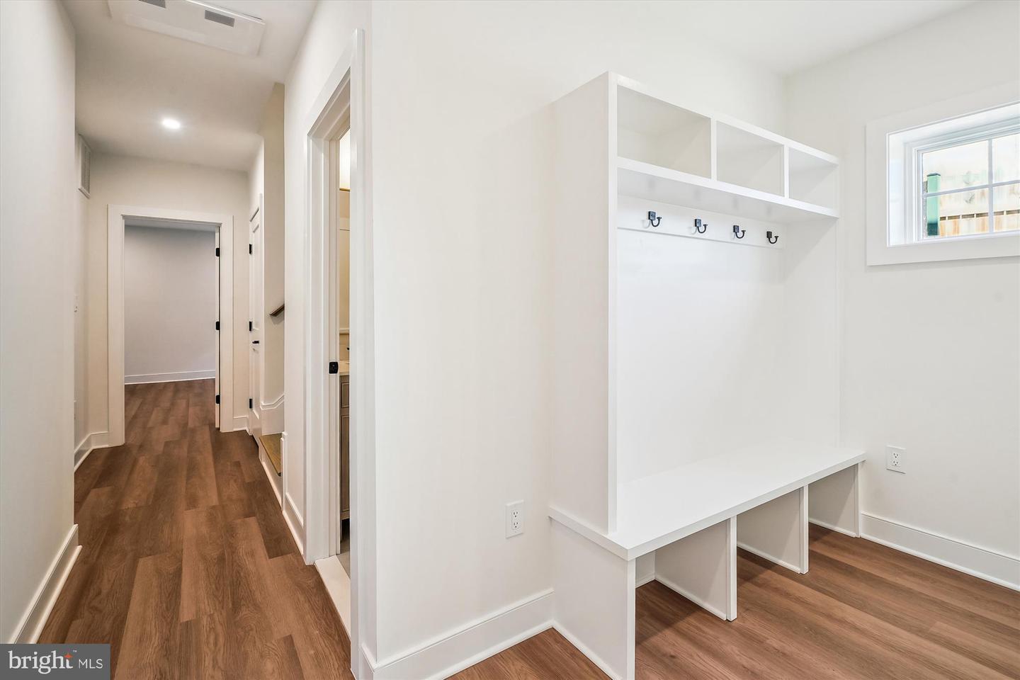 5041 25TH ST S, ARLINGTON, Virginia 22206, 4 Bedrooms Bedrooms, 7 Rooms Rooms,3 BathroomsBathrooms,Residential,For sale,5041 25TH ST S,VAAR2066502 MLS # VAAR2066502