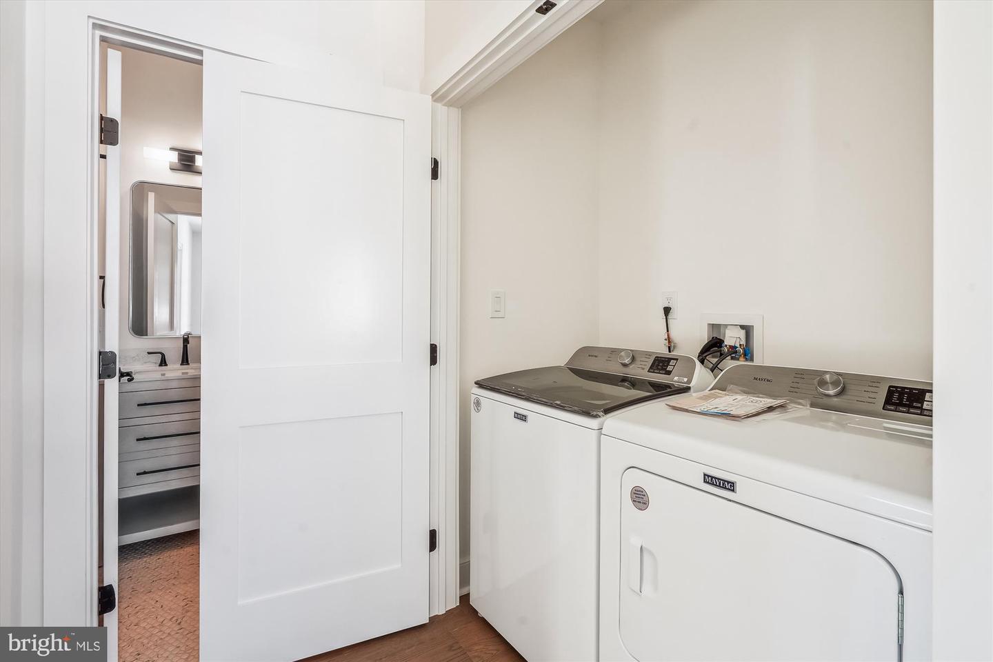 5041 25TH ST S, ARLINGTON, Virginia 22206, 4 Bedrooms Bedrooms, 7 Rooms Rooms,3 BathroomsBathrooms,Residential,For sale,5041 25TH ST S,VAAR2066502 MLS # VAAR2066502