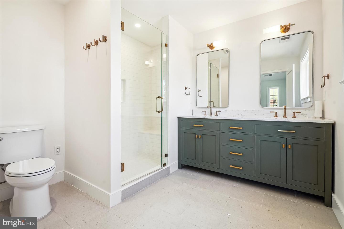 5041 25TH ST S, ARLINGTON, Virginia 22206, 4 Bedrooms Bedrooms, 7 Rooms Rooms,3 BathroomsBathrooms,Residential,For sale,5041 25TH ST S,VAAR2066502 MLS # VAAR2066502