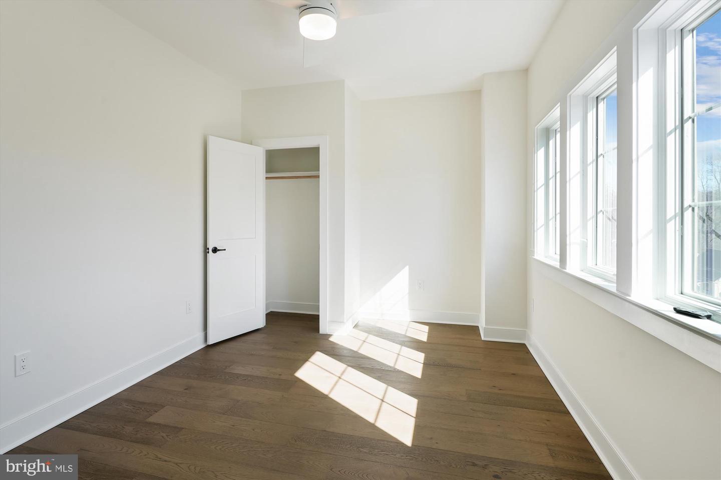 5041 25TH ST S, ARLINGTON, Virginia 22206, 4 Bedrooms Bedrooms, 7 Rooms Rooms,3 BathroomsBathrooms,Residential,For sale,5041 25TH ST S,VAAR2066502 MLS # VAAR2066502