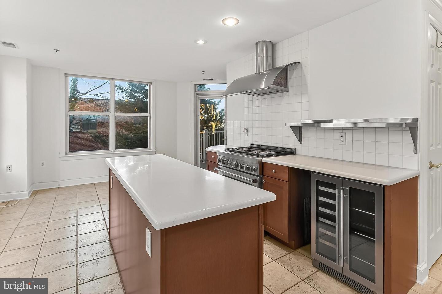 1555 N COLONIAL TER #500, ARLINGTON, Virginia 22209, 2 Bedrooms Bedrooms, ,2 BathroomsBathrooms,Residential,For sale,1555 N COLONIAL TER #500,VAAR2066514 MLS # VAAR2066514