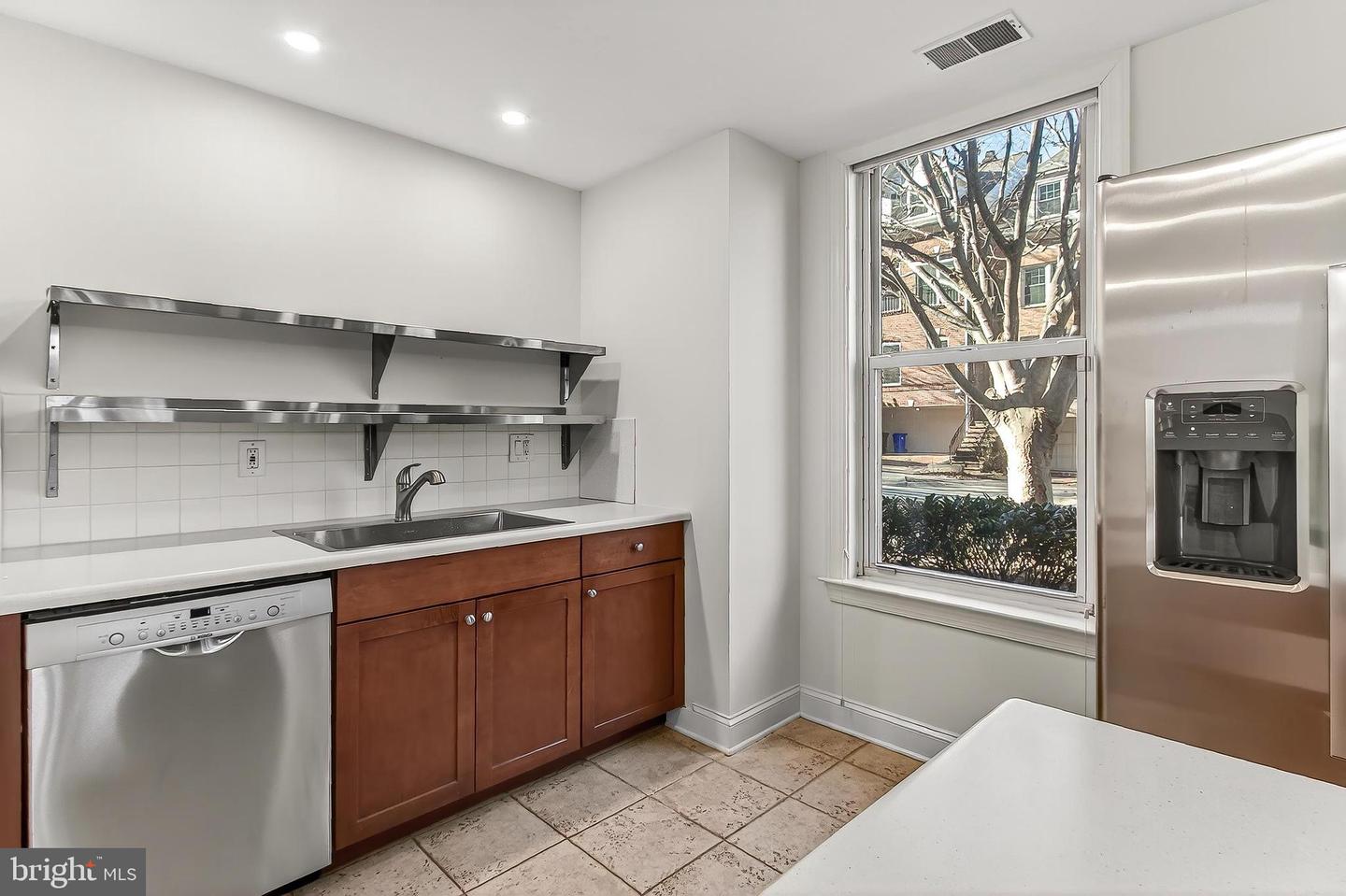 1555 N COLONIAL TER #500, ARLINGTON, Virginia 22209, 2 Bedrooms Bedrooms, ,2 BathroomsBathrooms,Residential,For sale,1555 N COLONIAL TER #500,VAAR2066514 MLS # VAAR2066514