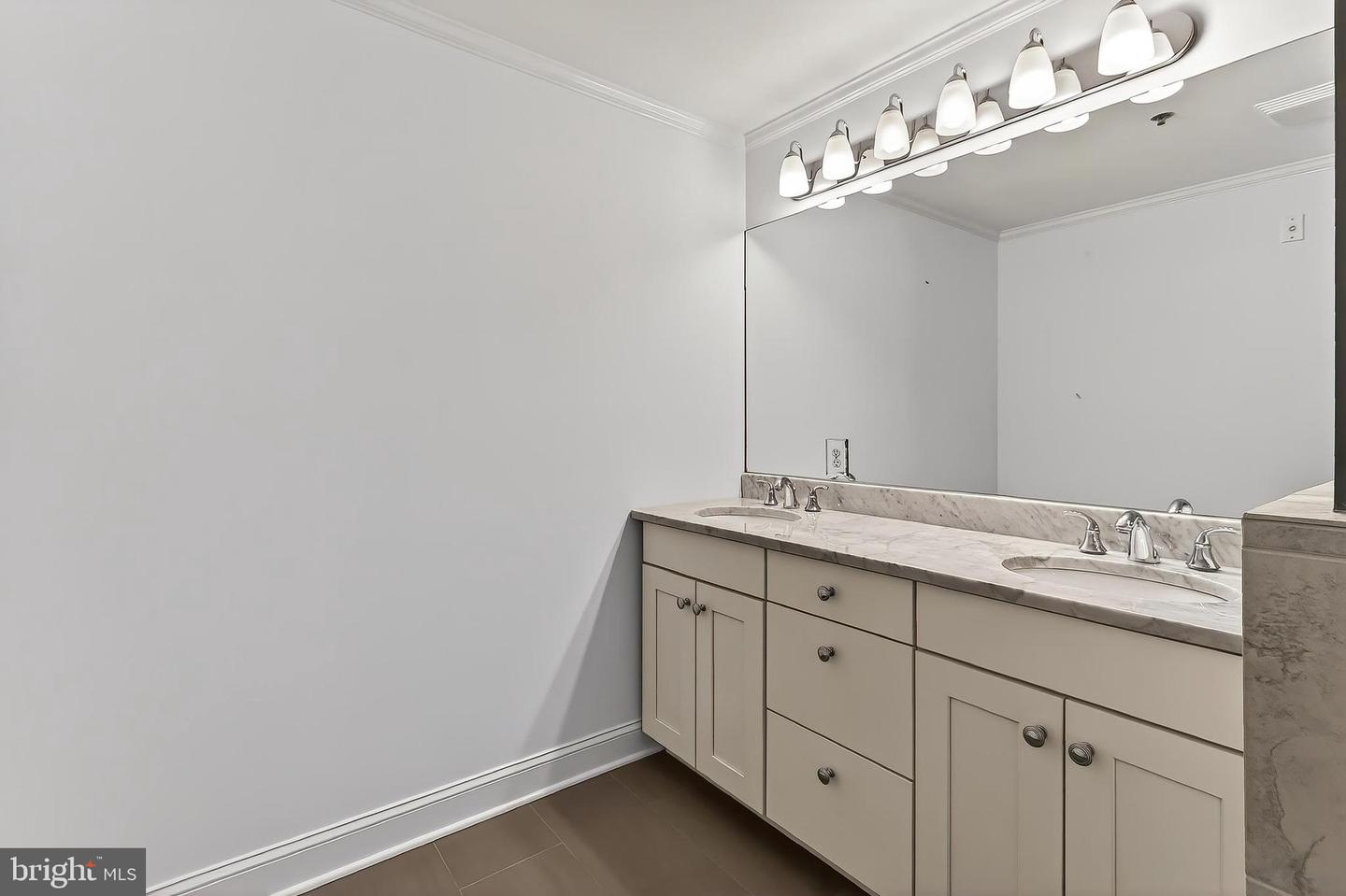 1555 N COLONIAL TER #500, ARLINGTON, Virginia 22209, 2 Bedrooms Bedrooms, ,2 BathroomsBathrooms,Residential,For sale,1555 N COLONIAL TER #500,VAAR2066514 MLS # VAAR2066514