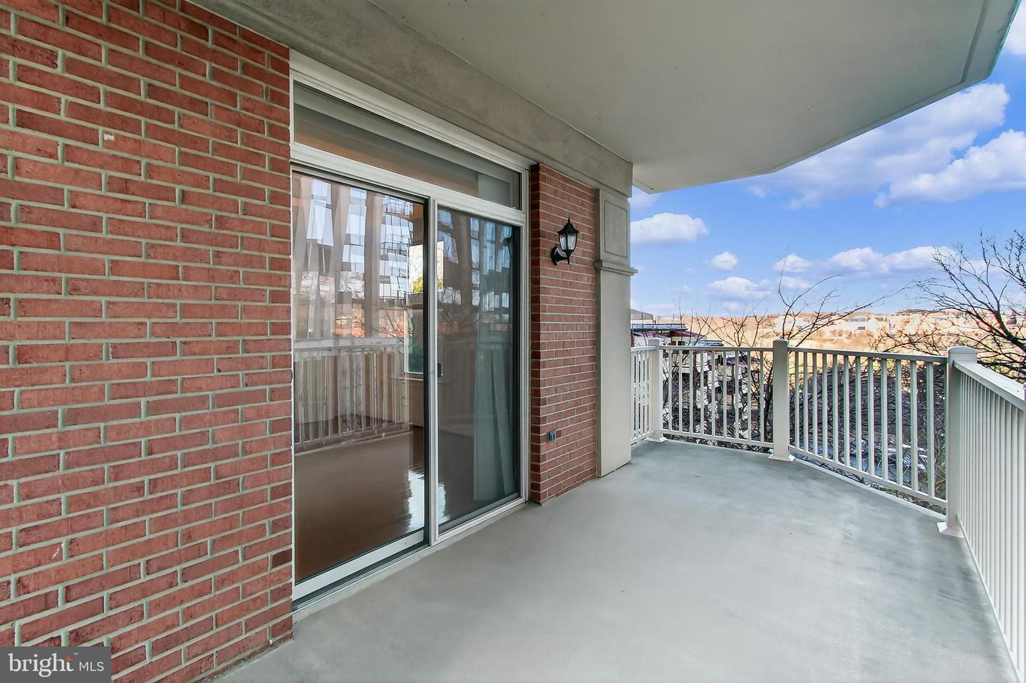 1555 N COLONIAL TER #500, ARLINGTON, Virginia 22209, 2 Bedrooms Bedrooms, ,2 BathroomsBathrooms,Residential,For sale,1555 N COLONIAL TER #500,VAAR2066514 MLS # VAAR2066514