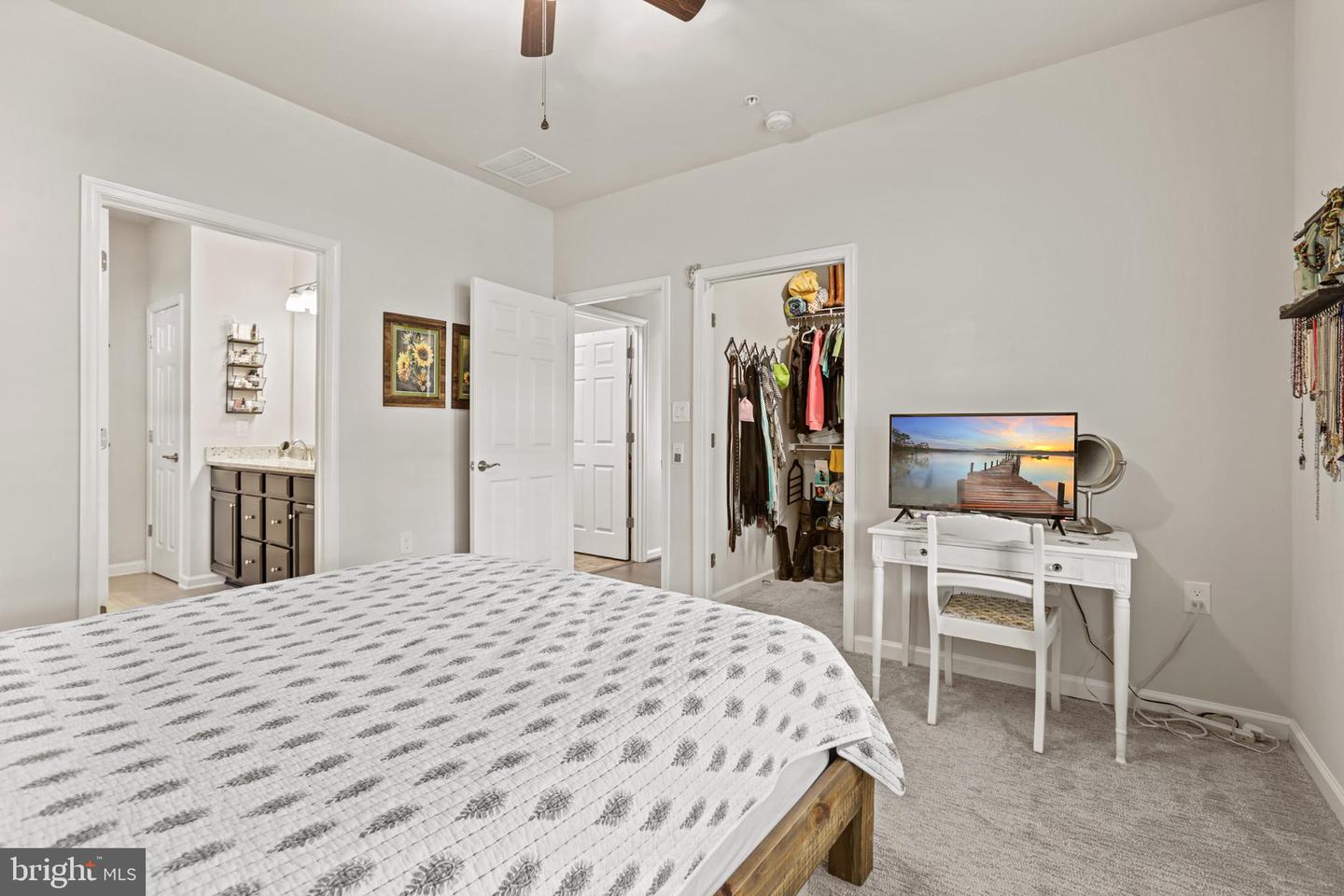 5 MCQUARIE DR, FREDERICKSBURG, Virginia 22406, 3 Bedrooms Bedrooms, 13 Rooms Rooms,3 BathroomsBathrooms,Residential,For sale,5 MCQUARIE DR,VAST2044506 MLS # VAST2044506