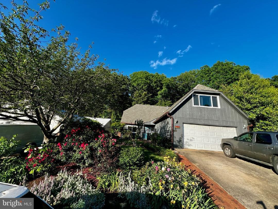 1533 LAKE FOREST DR, CHARLOTTESVILLE, Virginia 22901, 5 Bedrooms Bedrooms, 12 Rooms Rooms,2 BathroomsBathrooms,Residential,For sale,1533 LAKE FOREST DR,VAAB2001126 MLS # VAAB2001126 1533 LAKE FOREST DR, CHARLOTTESVILLE, Virginia 22901, 5 Bedrooms Bedrooms, 12 Rooms Rooms,2 BathroomsBathrooms,Residential,For sale,1533 LAKE FOREST DR,VAAB2001126 MLS # VAAB2001126