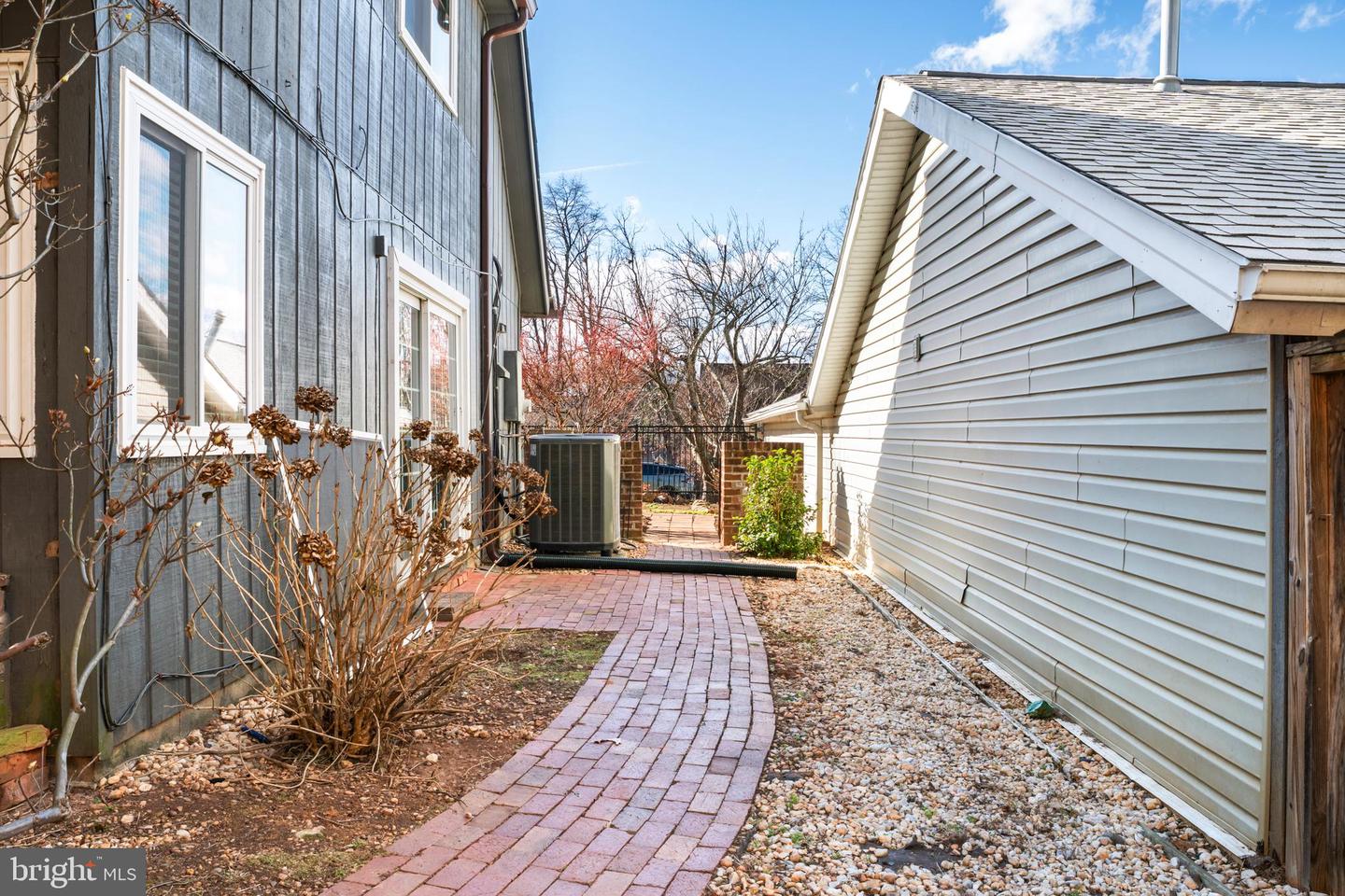 1533 LAKE FOREST DR, CHARLOTTESVILLE, Virginia 22901, 5 Bedrooms Bedrooms, 12 Rooms Rooms,2 BathroomsBathrooms,Residential,For sale,1533 LAKE FOREST DR,VAAB2001126 MLS # VAAB2001126 1533 LAKE FOREST DR, CHARLOTTESVILLE, Virginia 22901, 5 Bedrooms Bedrooms, 12 Rooms Rooms,2 BathroomsBathrooms,Residential,For sale,1533 LAKE FOREST DR,VAAB2001126 MLS # VAAB2001126