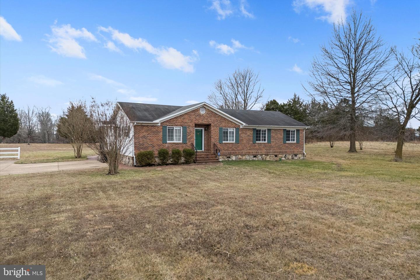 14917-A COMPTON RD, CENTREVILLE, Virginia 20121, 4 Bedrooms Bedrooms, ,2 BathroomsBathrooms,Residential,For sale,14917-A COMPTON RD,VAFX2282288 MLS # VAFX2282288