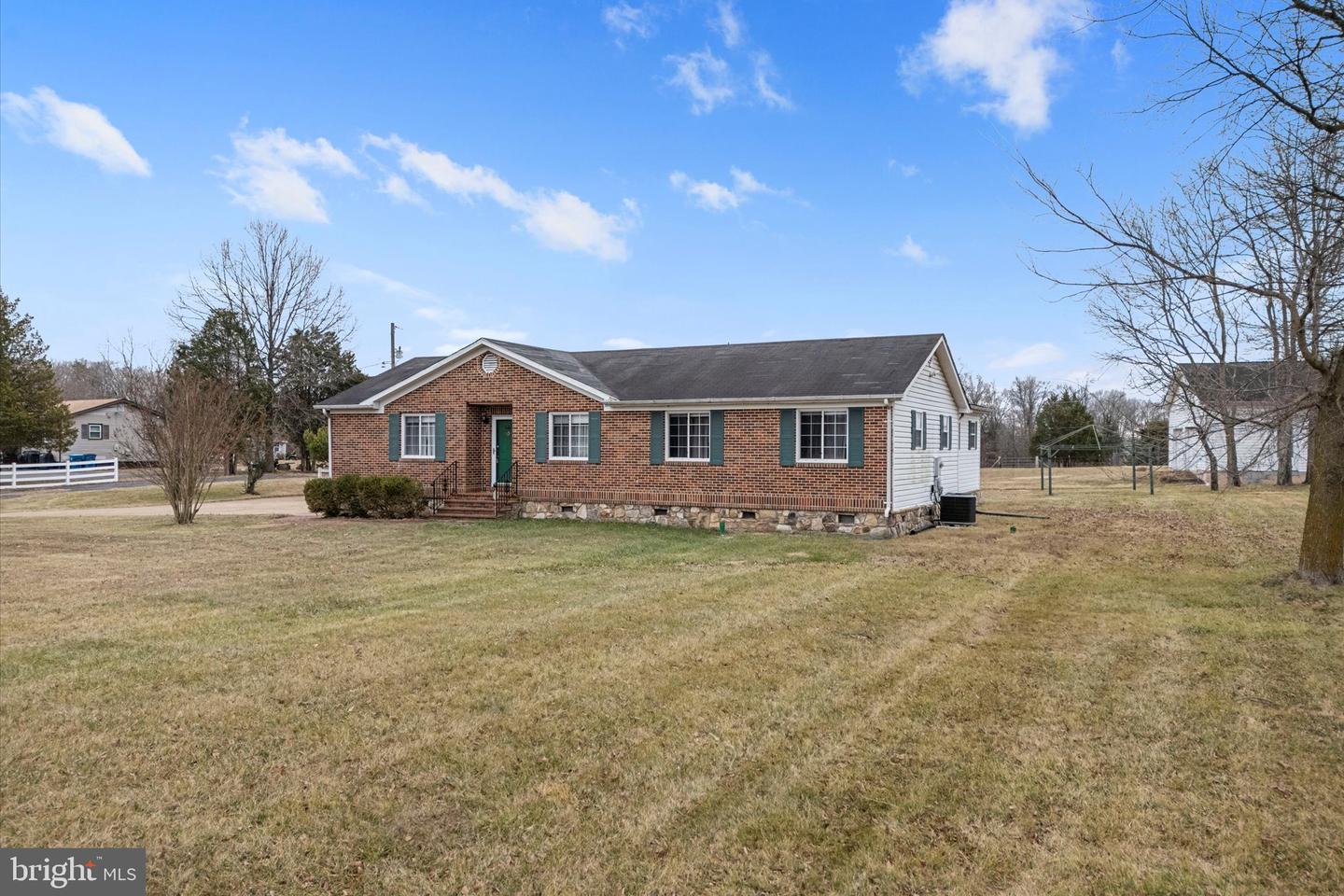 14917-A COMPTON RD, CENTREVILLE, Virginia 20121, 4 Bedrooms Bedrooms, ,2 BathroomsBathrooms,Residential,For sale,14917-A COMPTON RD,VAFX2282288 MLS # VAFX2282288