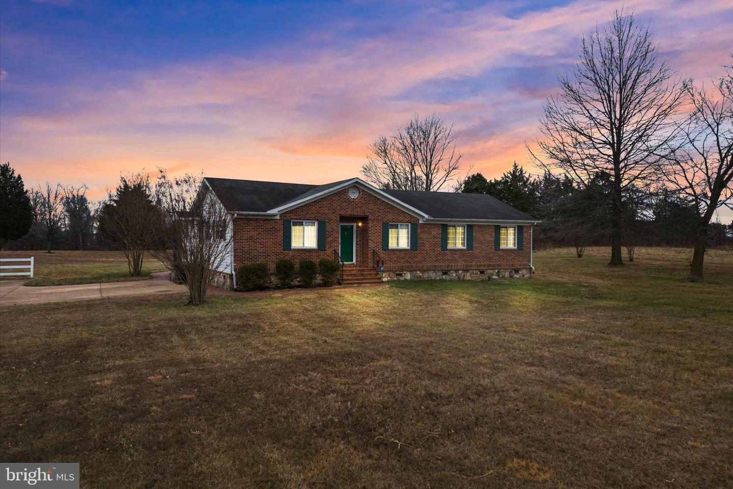 14917-A COMPTON RD, CENTREVILLE, Virginia 20121, 4 Bedrooms Bedrooms, ,2 BathroomsBathrooms,Residential,For sale,14917-A COMPTON RD,VAFX2282288 MLS # VAFX2282288